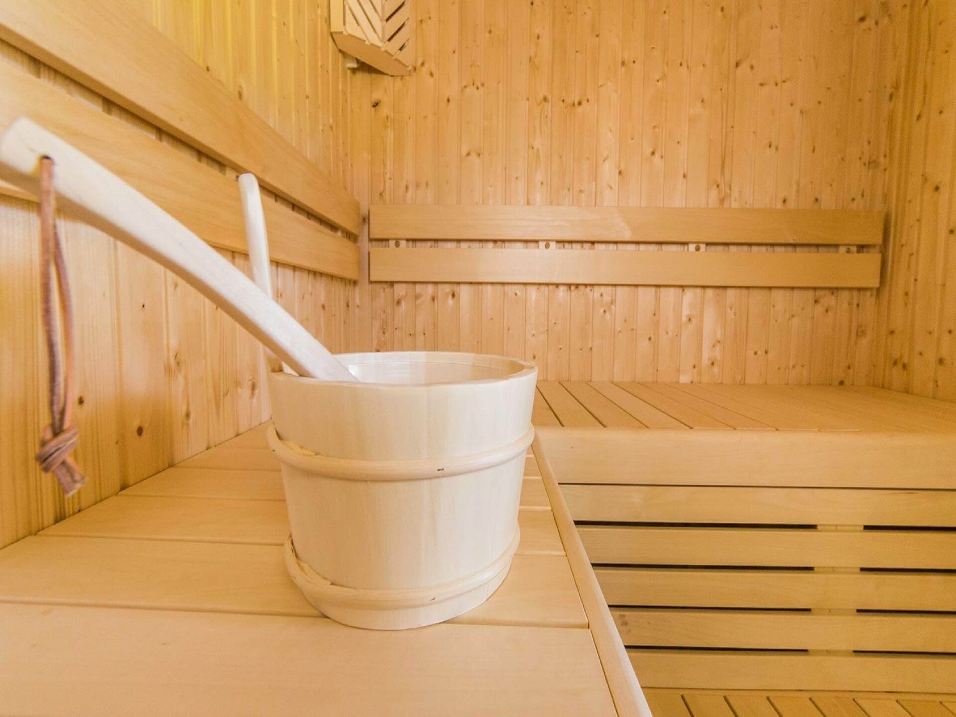 Luxe wellnessvilla met sauna en bubbelbad op Resort Maastricht - foto 30