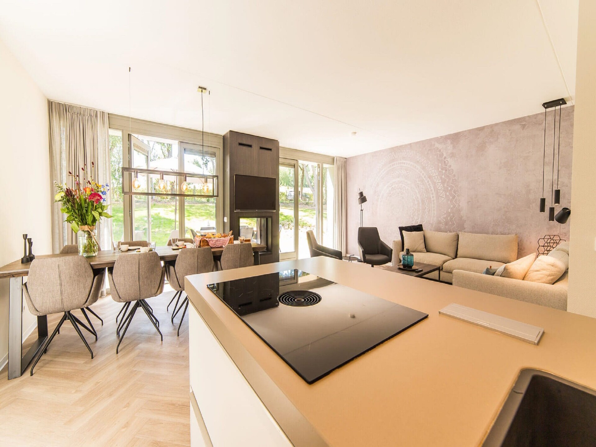 Luxe wellnessvilla met sauna en bubbelbad op Resort Maastricht - foto 9