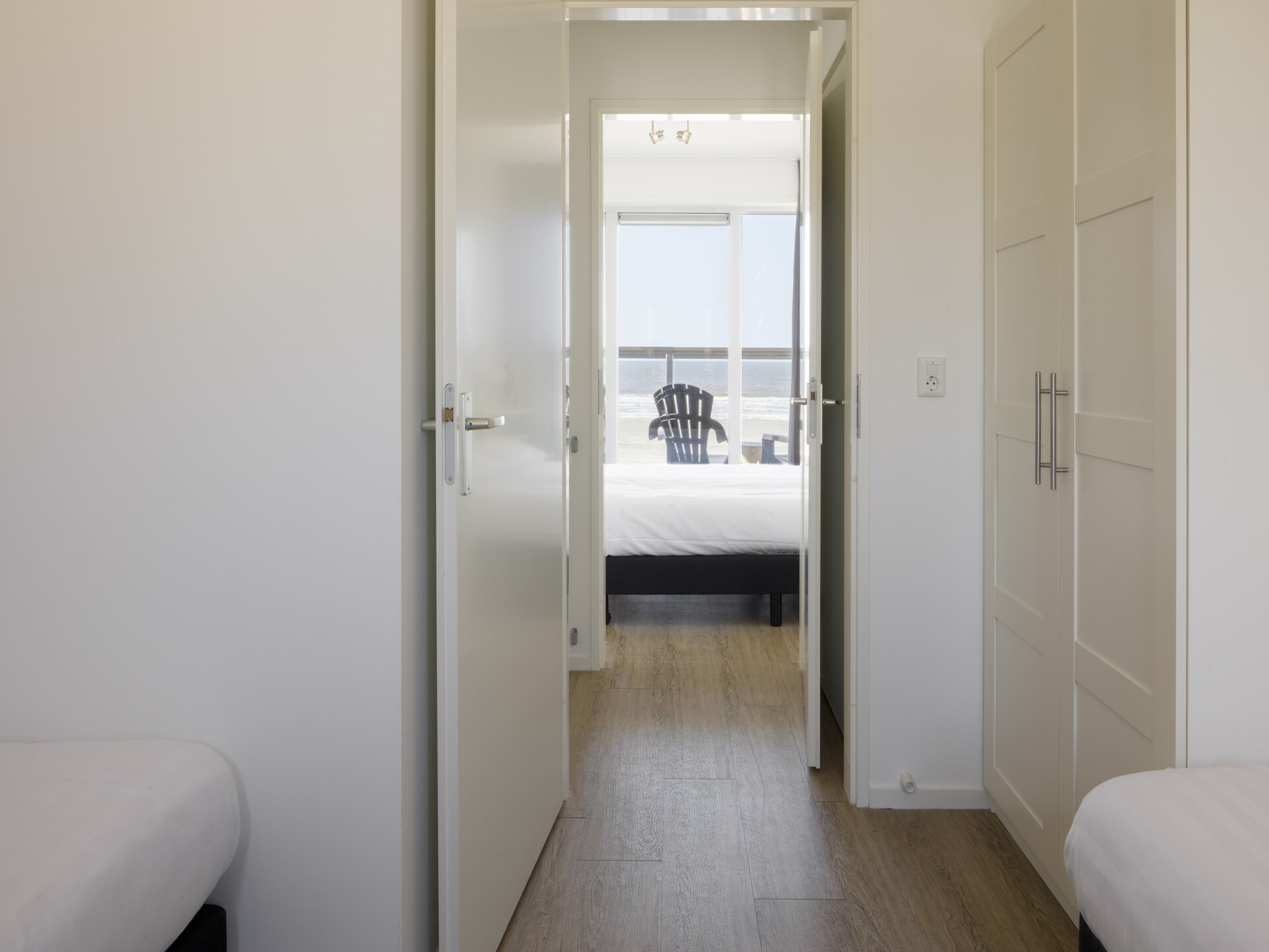 Strandhuis op het Noordzeestrand van Hoek van Holland voor 6 personen - foto 17