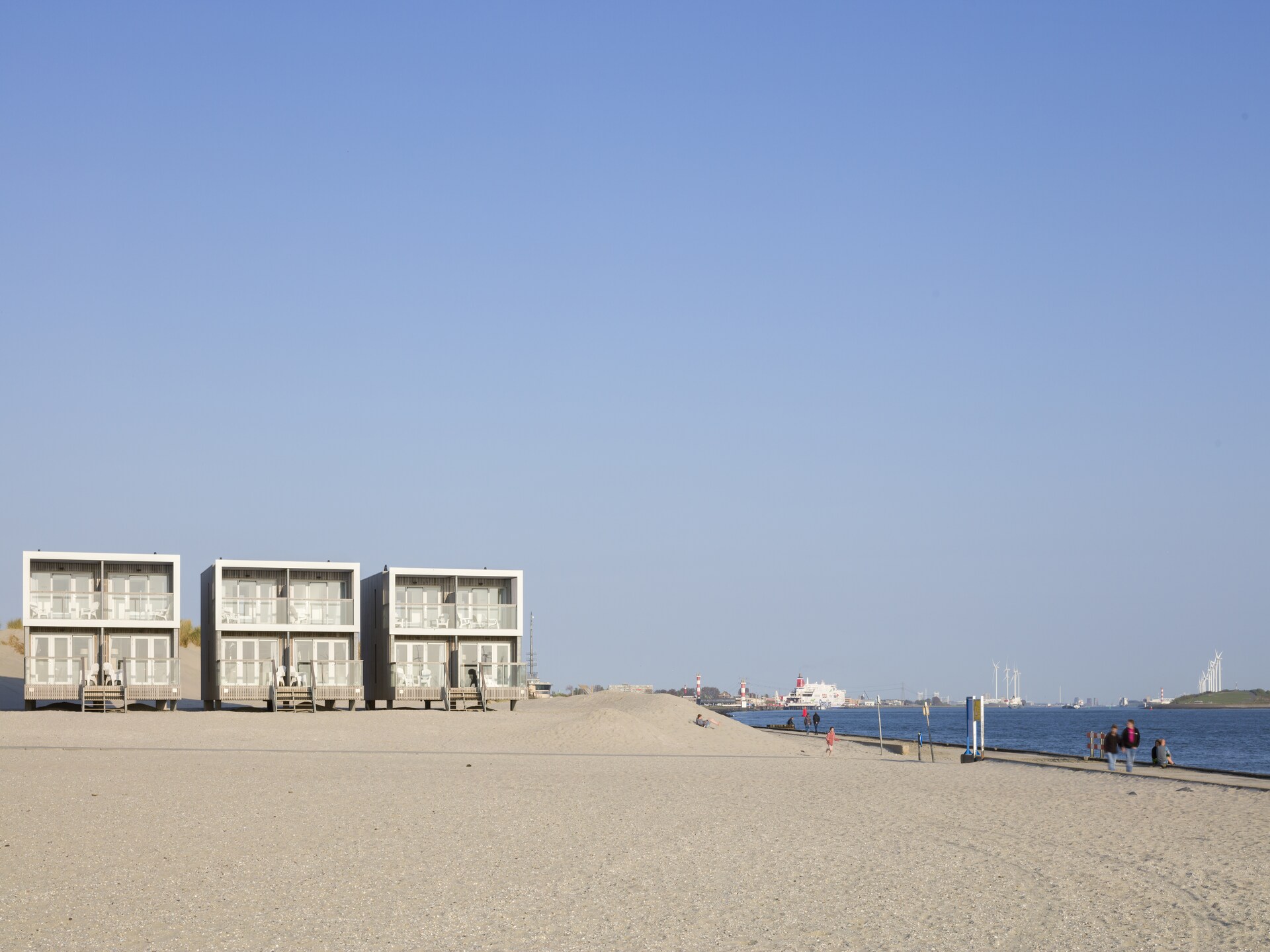 Strandhuis op het Noordzeestrand van Hoek van Holland voor 6 personen - foto 30