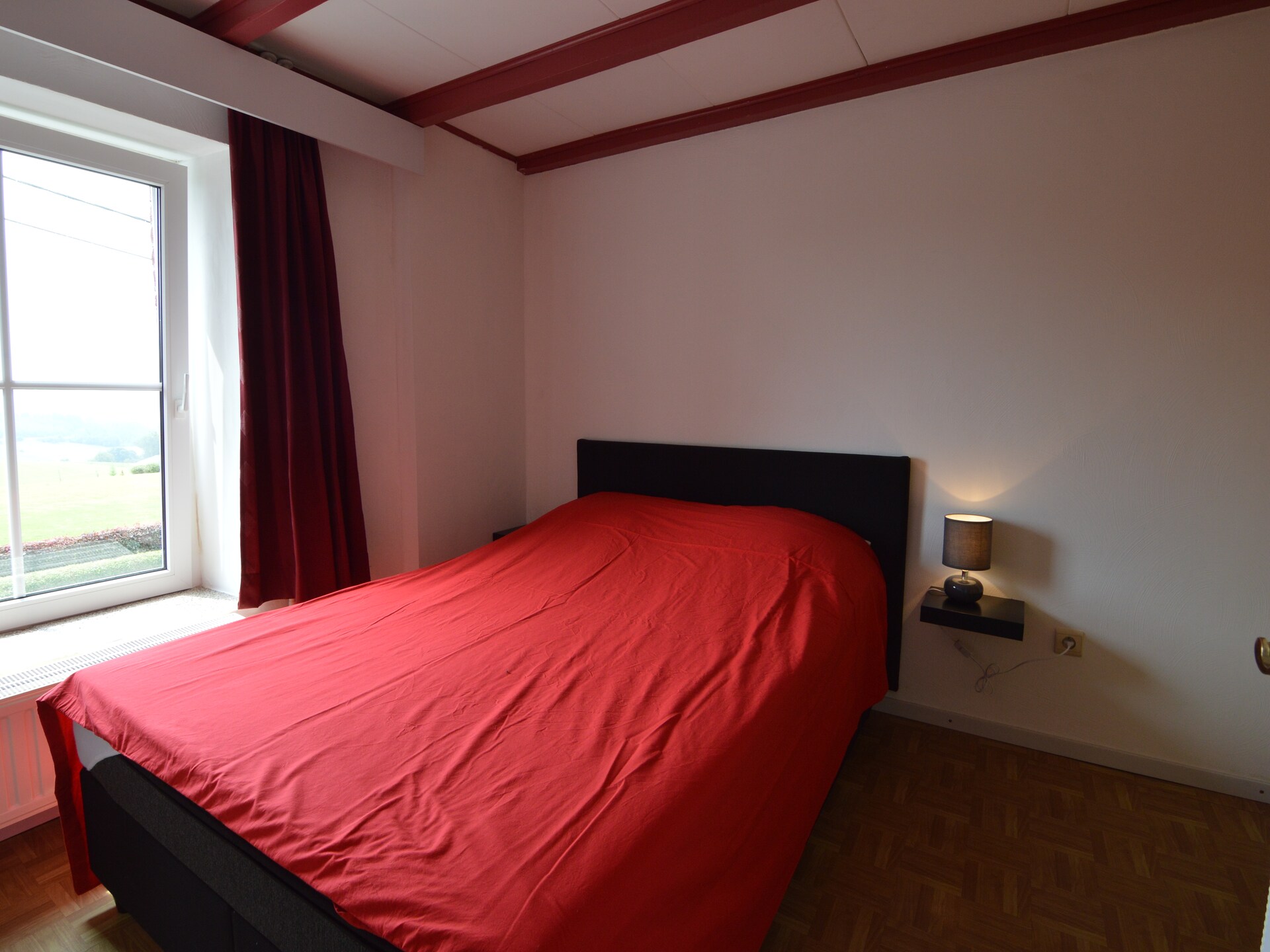 VillaRoche Maison: Ruim 8-persoons vakantiehuis aan de rand van het bos bij La Roche - foto 14