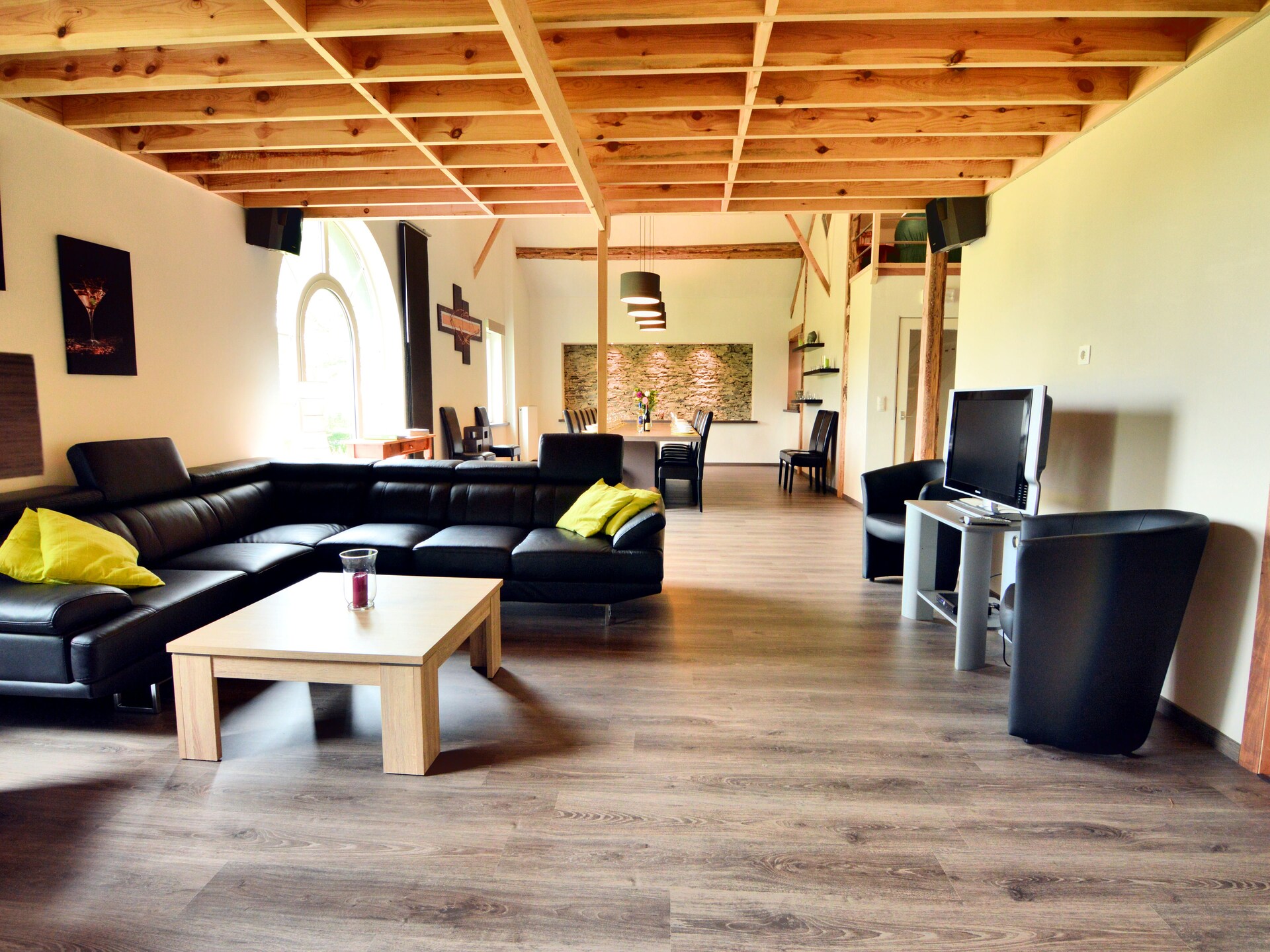 VillaRoche Maison: Ruim 8-persoons vakantiehuis aan de rand van het bos bij La Roche - foto 26