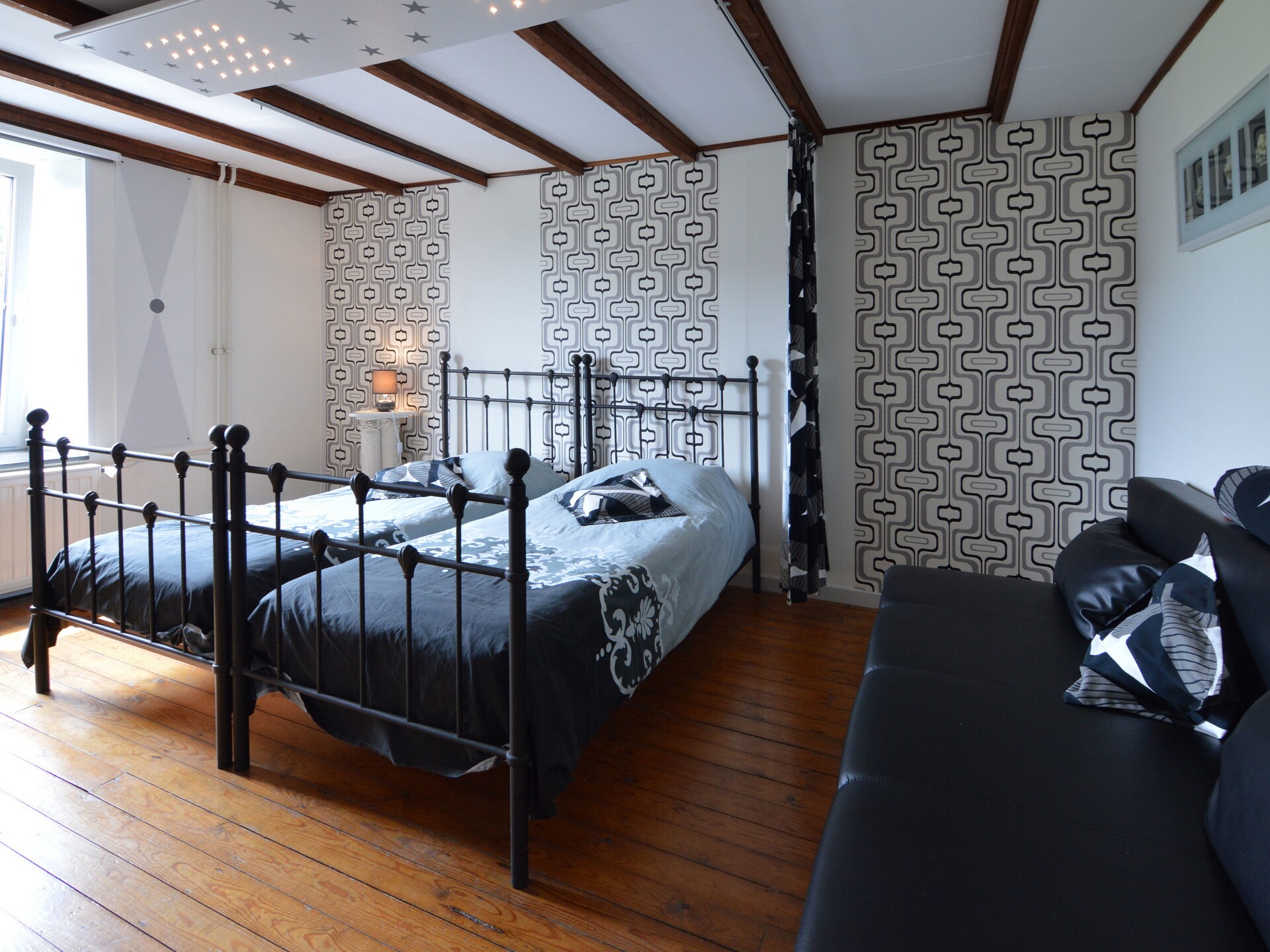 VillaRoche Maison: Ruim 8-persoons vakantiehuis aan de rand van het bos bij La Roche - foto 13