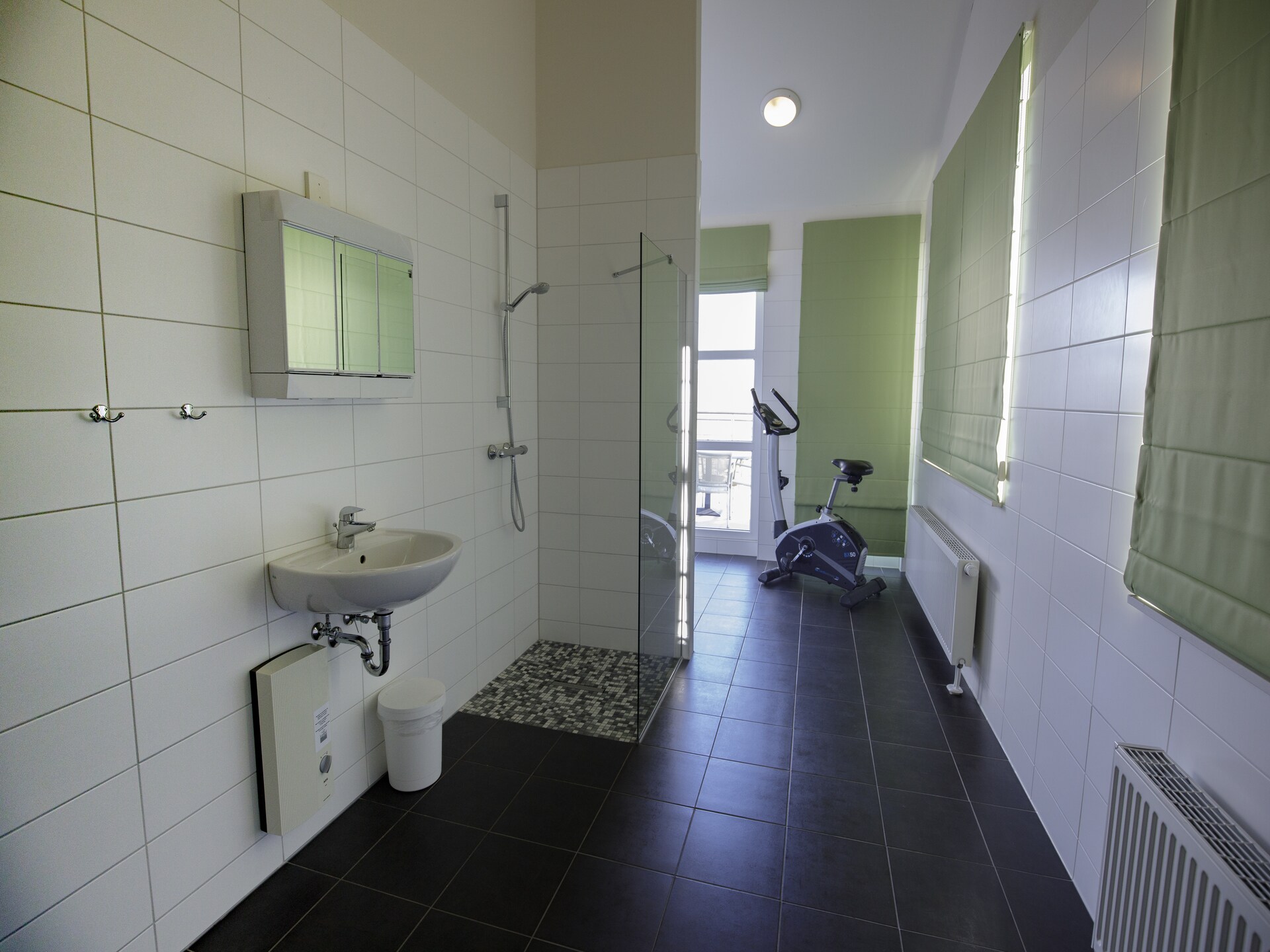 Penthouse-maisonette met privé wellness, sauna en zwembaden aan de Rursee - foto 17