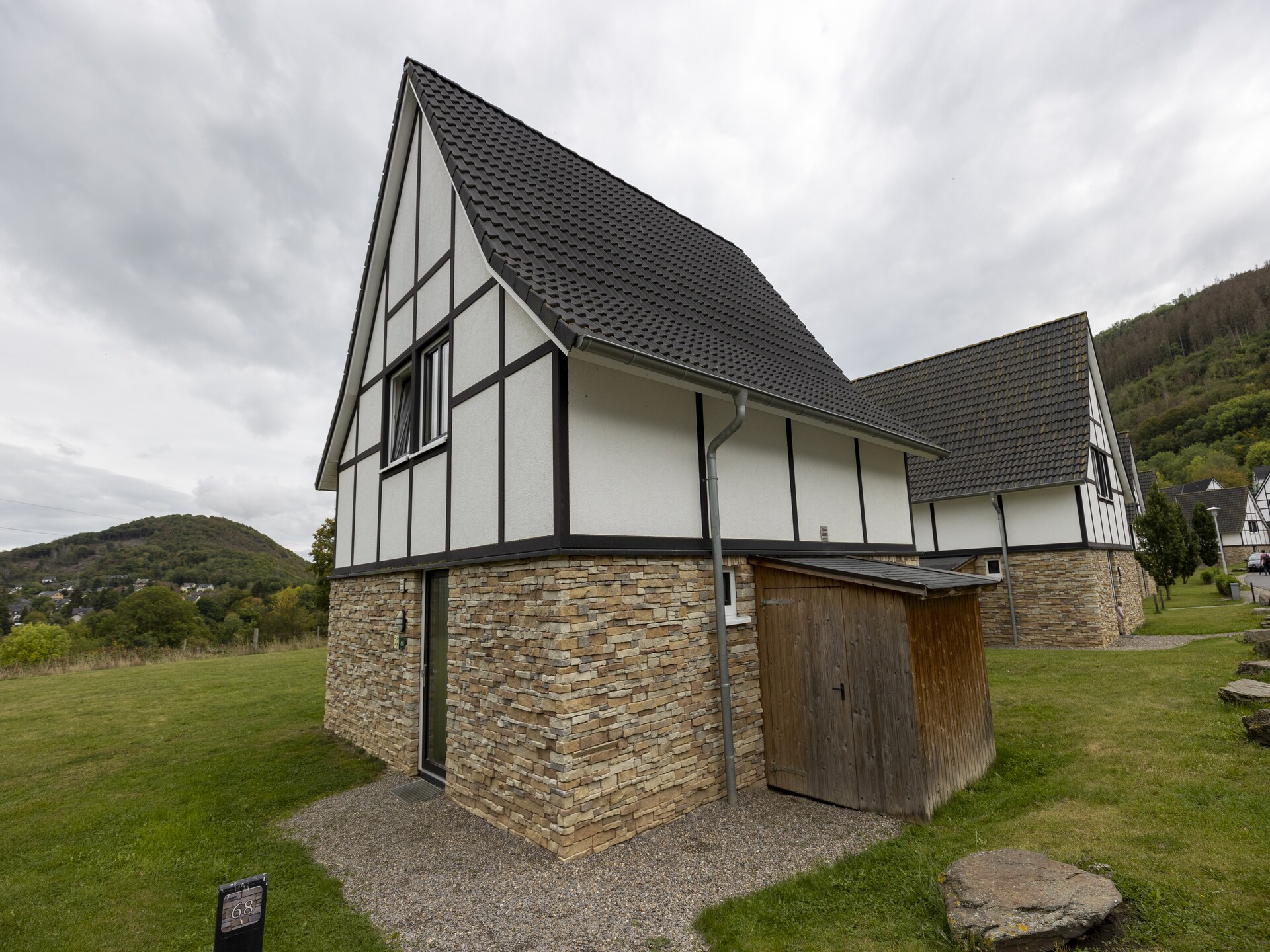 Vrijstaande villa met sauna en uitzicht op de Rursee in Heimbach - foto 1