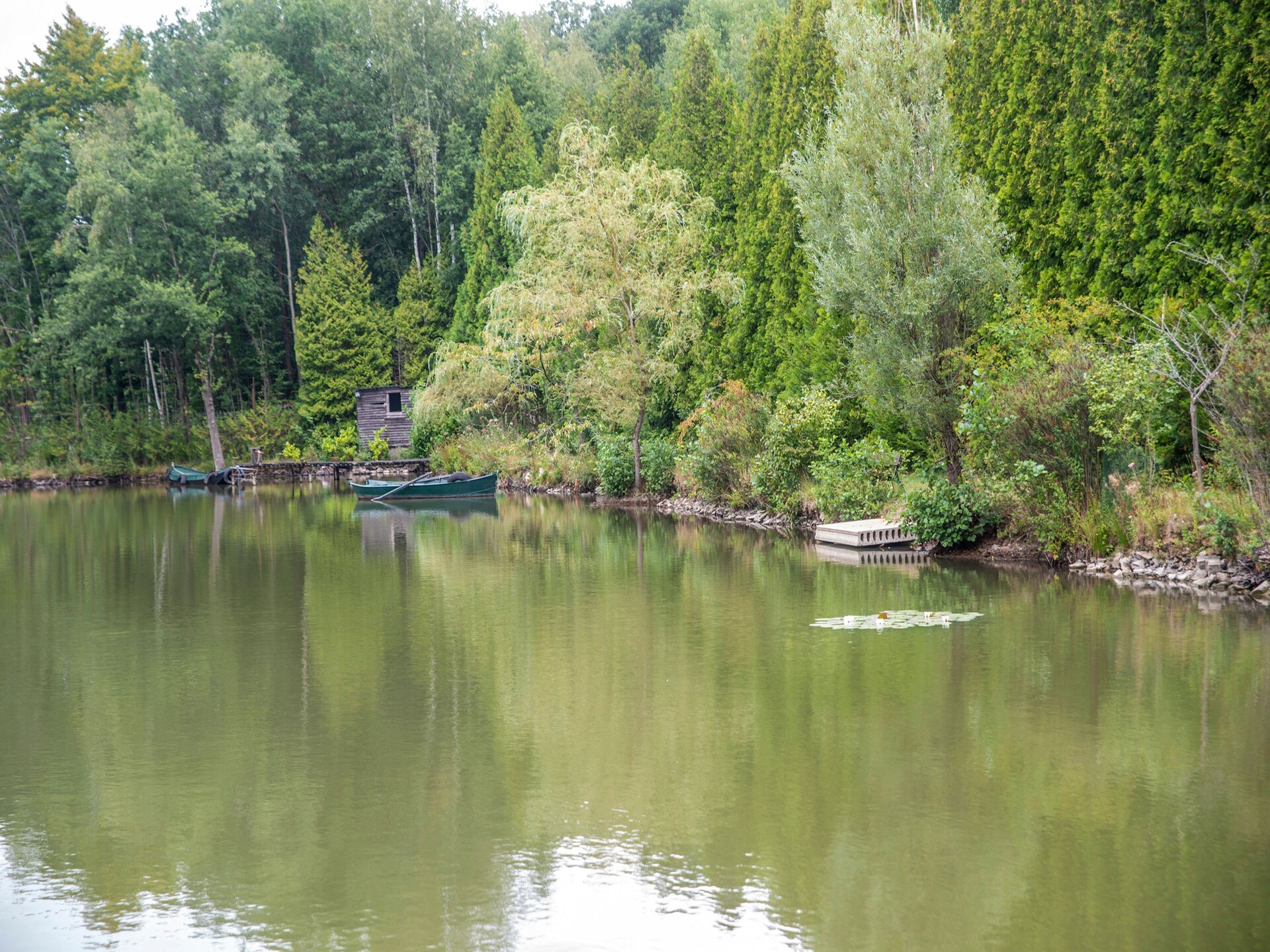 Unieke woonboot aan privémeer met dakterras en vismogelijkheden in Florennes - foto 26