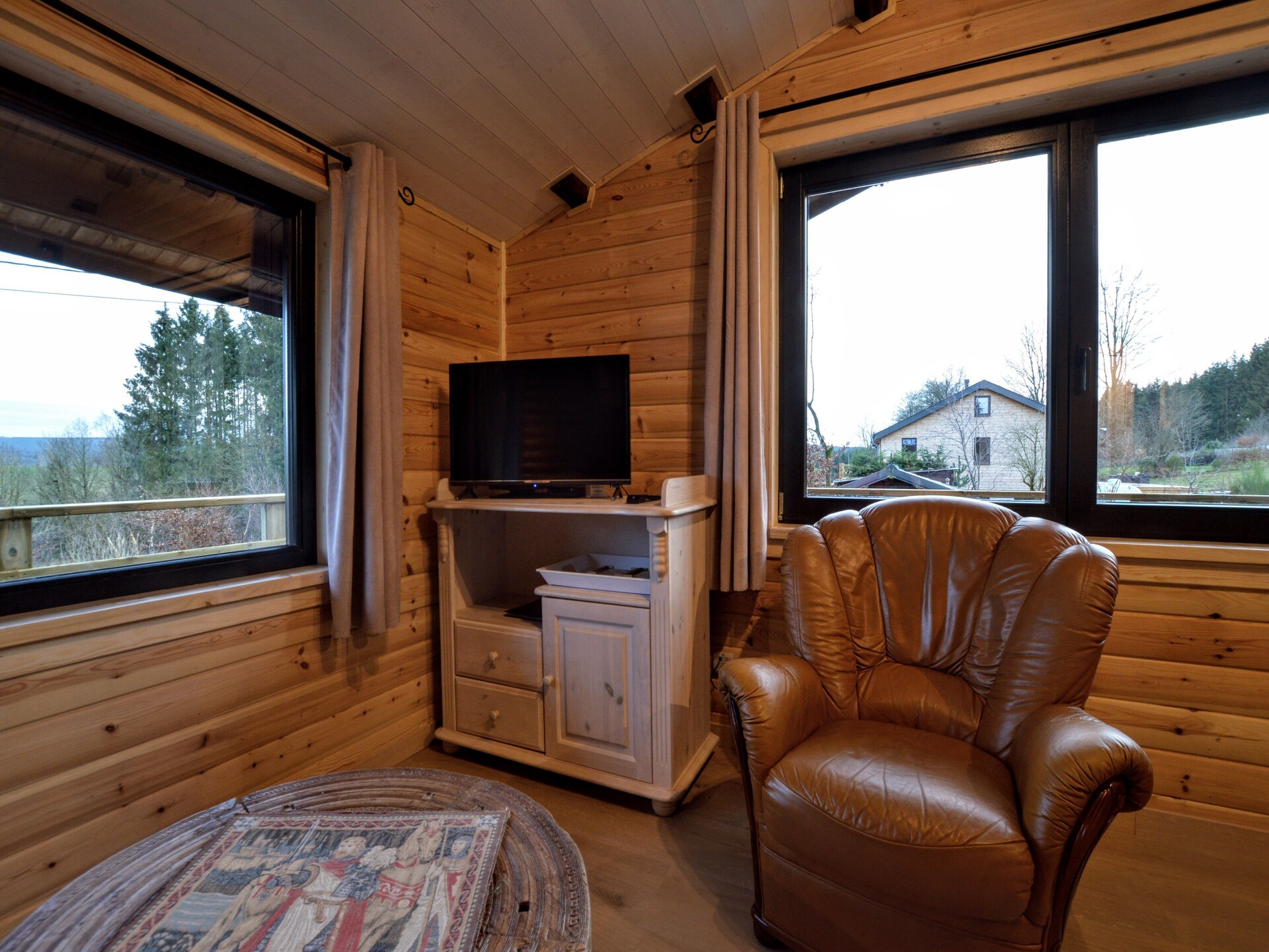 Authentiek 3-persoons chalet met pizza-oven in Tenneville - foto 12
