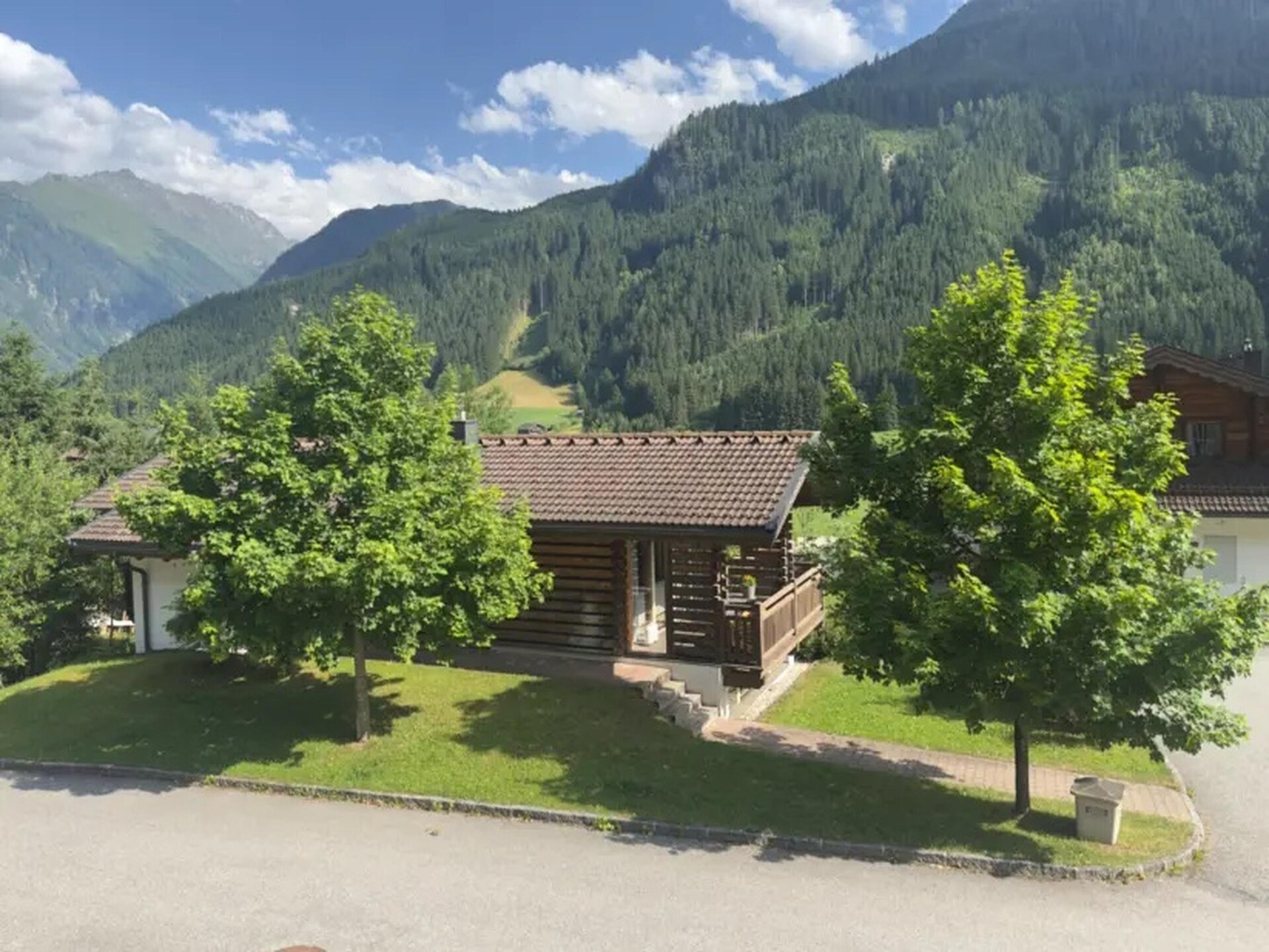 Centraal gelegen chalet aan de piste in Wald-Königsleiten - foto 8