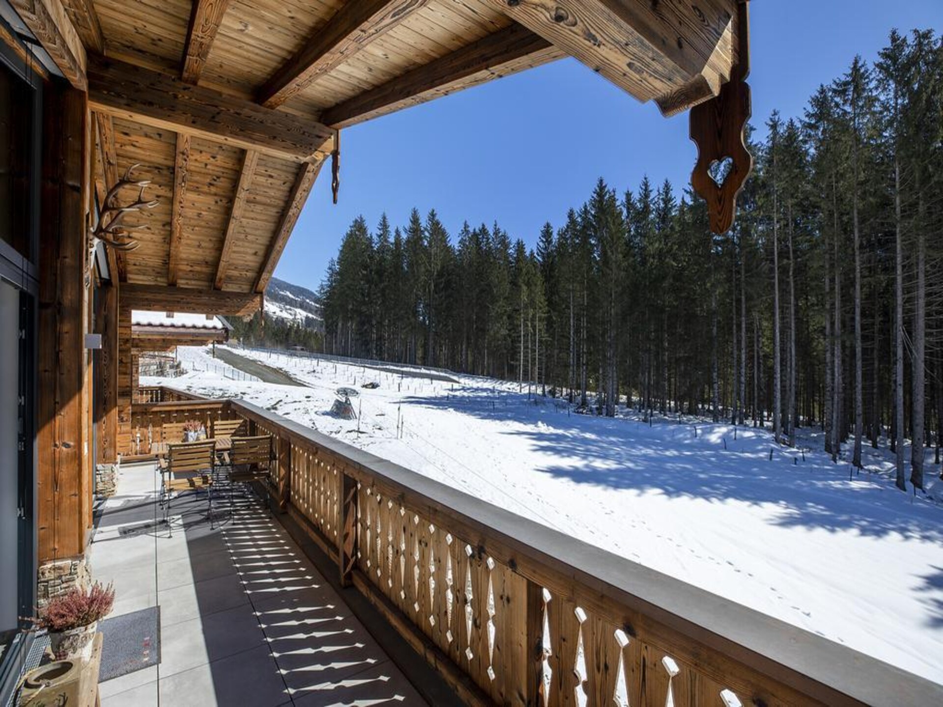 Luxe chalet aan de rand van Neukirchen met sauna en bergzicht - foto 45
