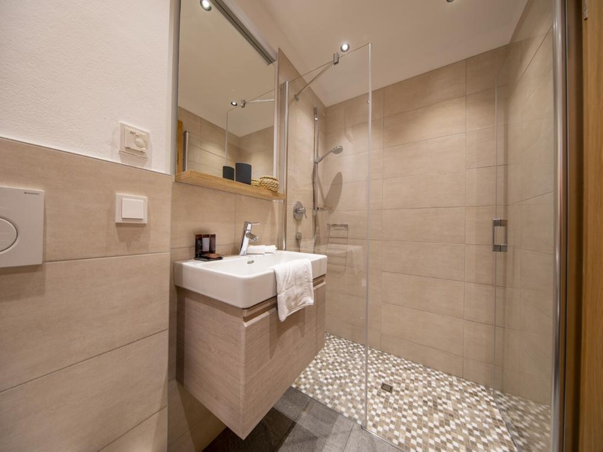Luxe chalet direct aan de piste in Neukirchen am Großvenediger - foto 28