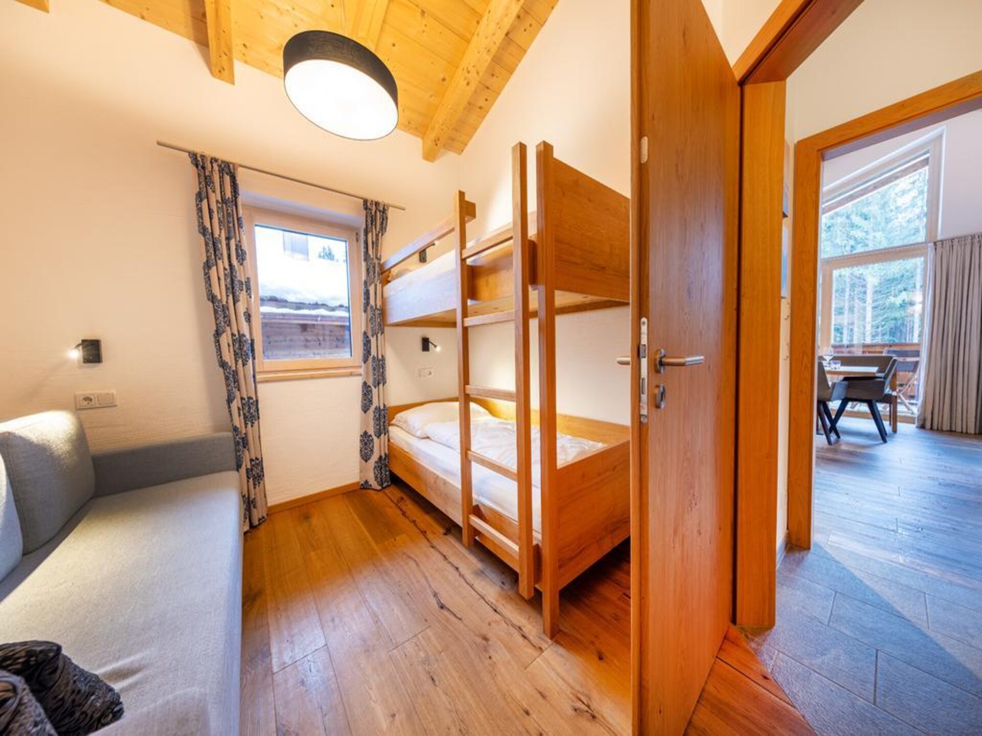 Luxe chalet direct aan de piste in Neukirchen am Großvenediger - foto 21