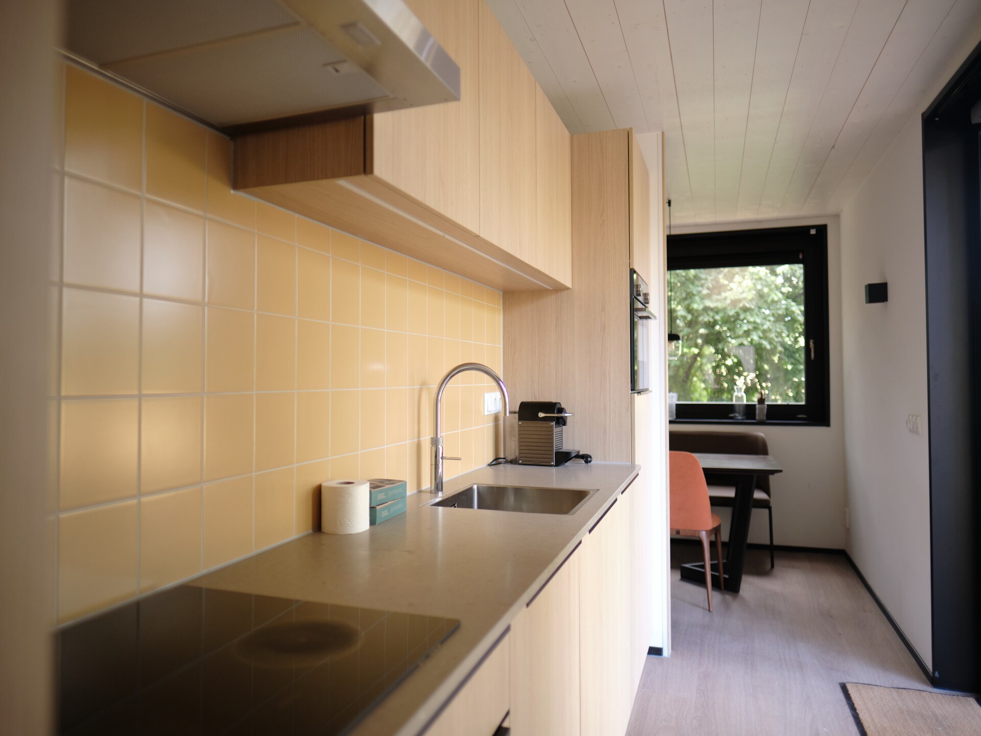 Luxe houten lodge in Zuid-Limburg met panoramisch dakterras en tuin - foto 4