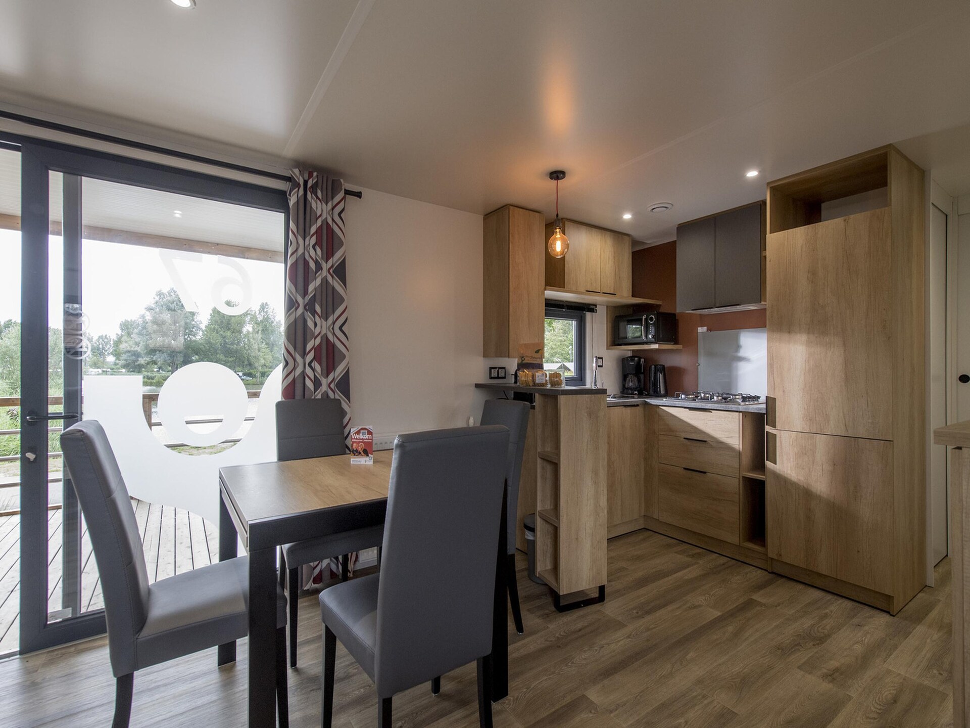 Eilandlodge: stijlvol chalet met veranda in hartje vakantiepark Maurik - foto 11
