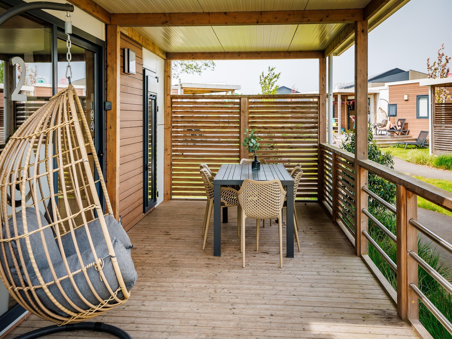 Eilandlodge: stijlvol chalet met veranda in hartje vakantiepark Maurik - foto 17