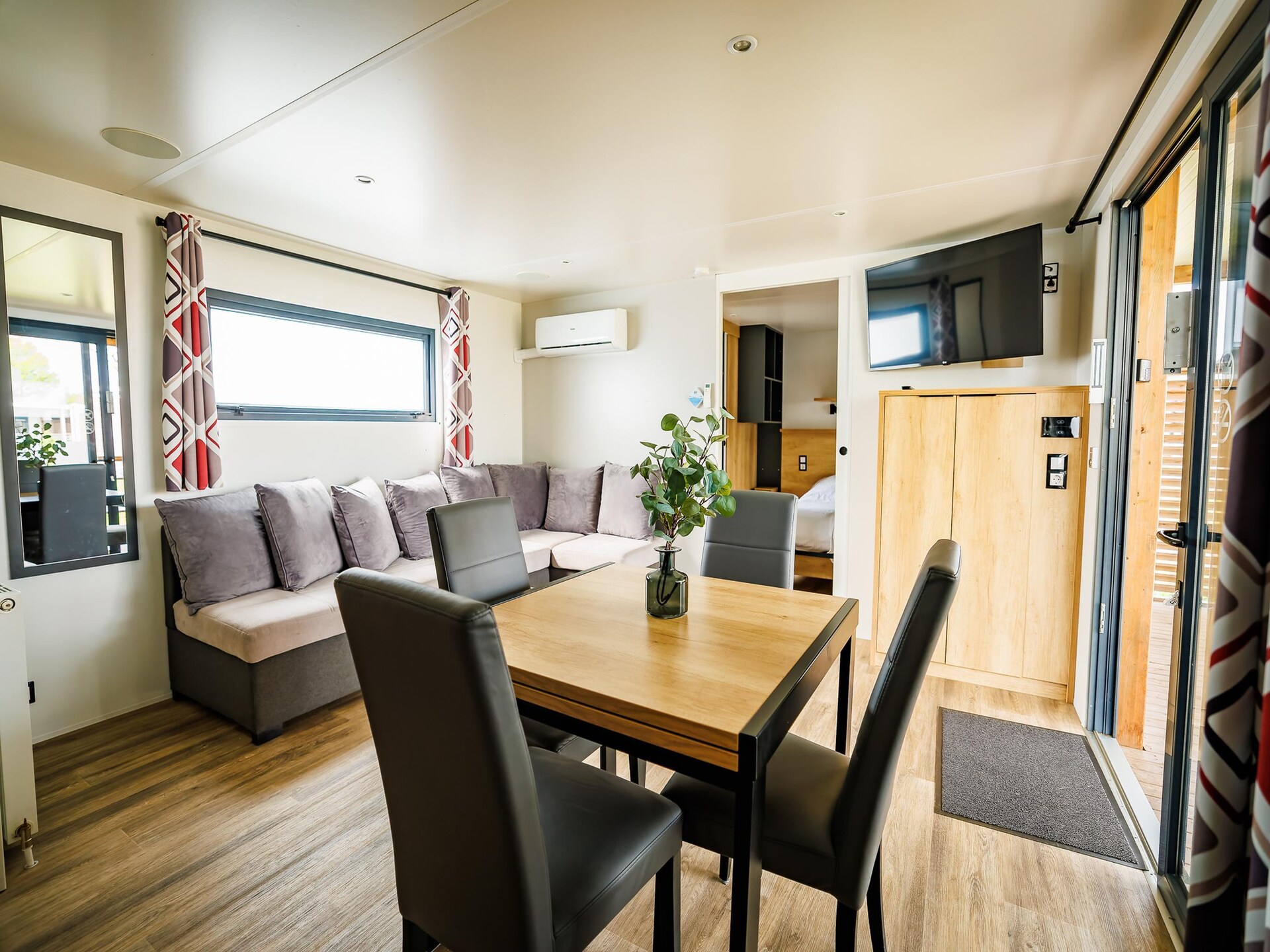 Eilandlodge: stijlvol chalet met veranda in hartje vakantiepark Maurik - foto 10