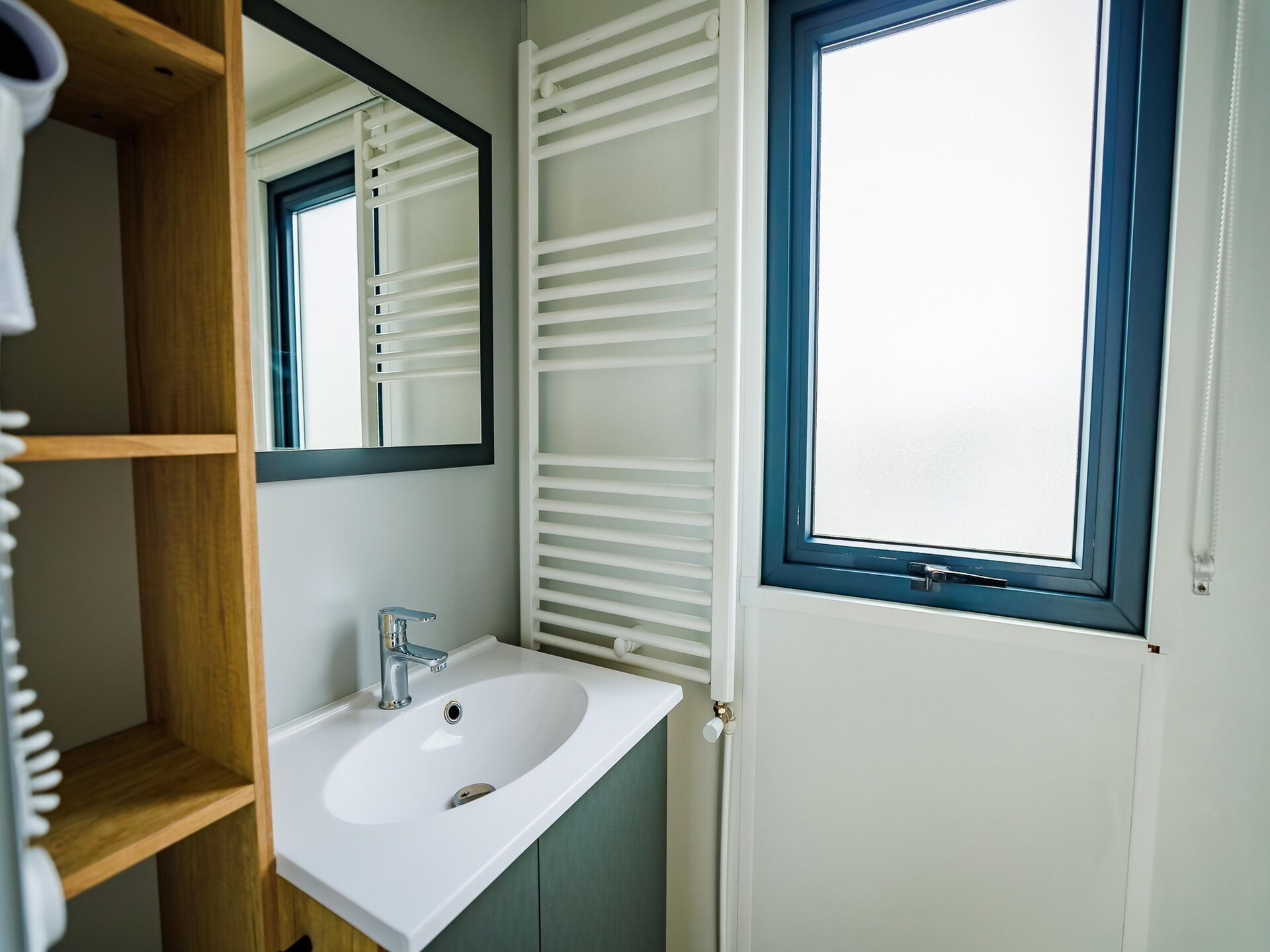 Eilandlodge: stijlvol chalet met veranda in hartje vakantiepark Maurik - foto 13
