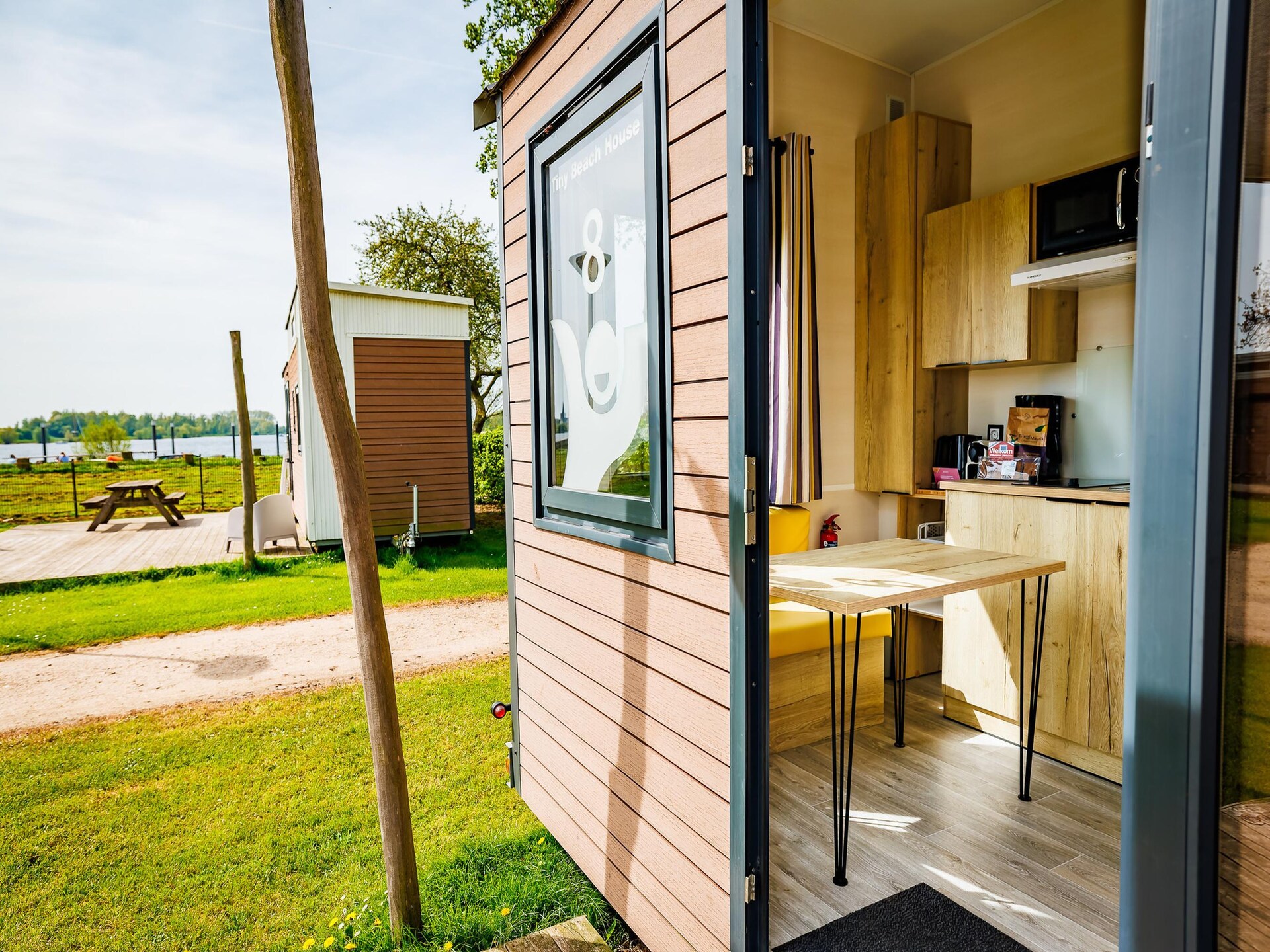 Tiny Beach House op Vakantiepark Eiland van Maurik 9 - foto 5