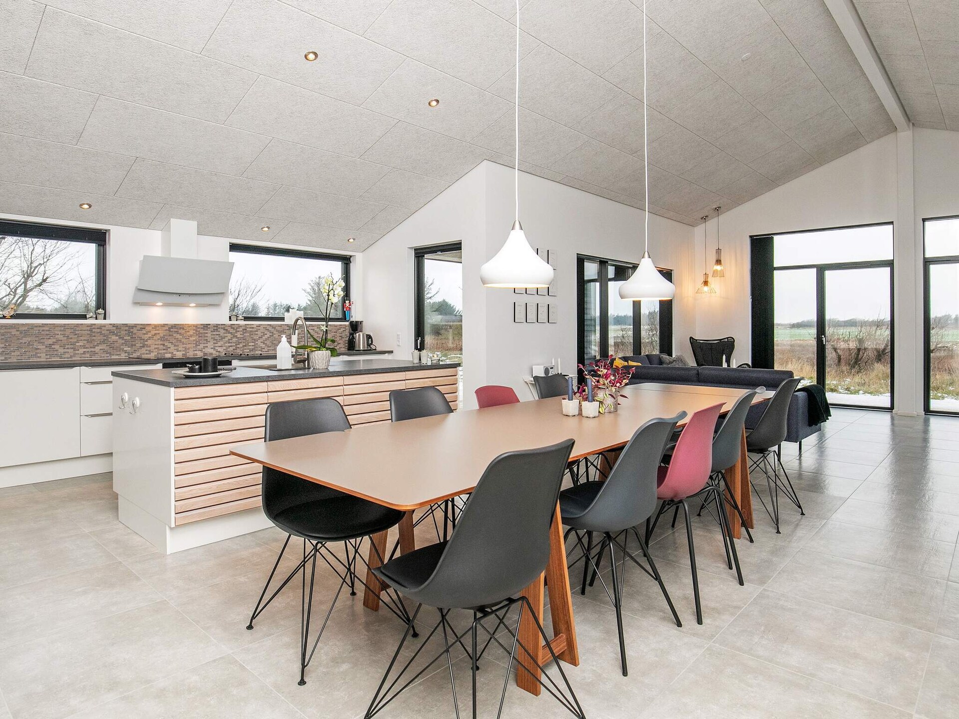 Op 900 m van zee: ruim vakantiehuis in Løkken voor 10 personen · 196 m² - foto 9