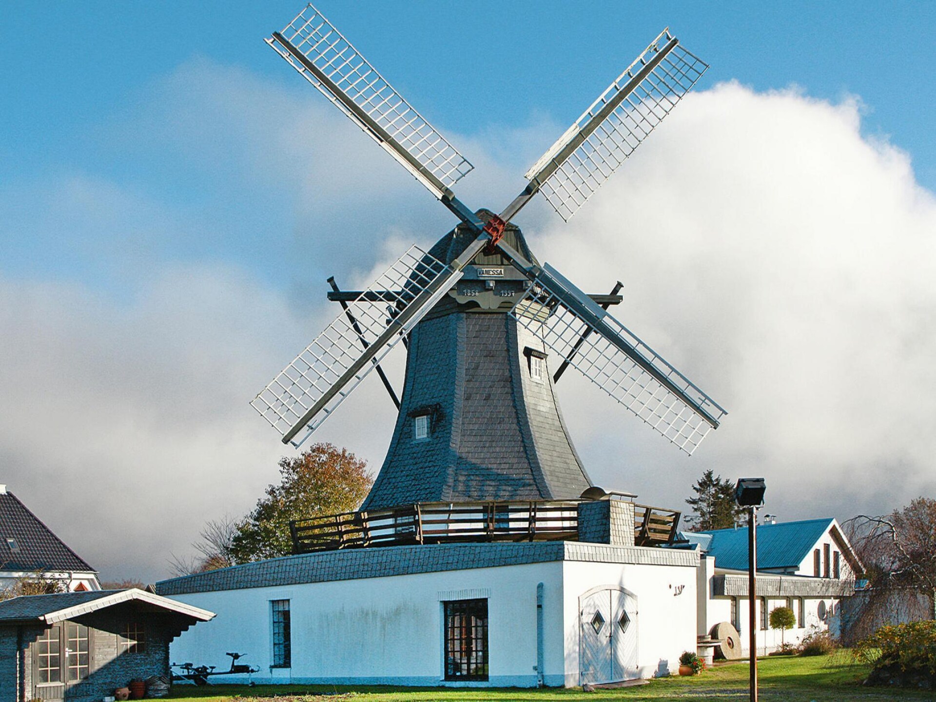 Sfeervol gerestaureerde historische molen bij Flensburg met ruime tuin - foto 1