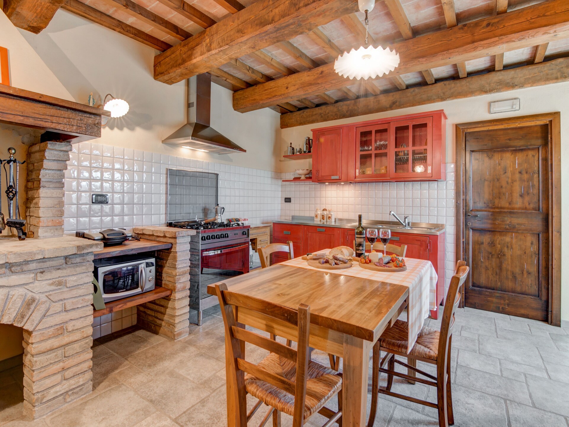 Elegant vakantiehuis met privétuin nabij Urbania, 7 personen - foto 12