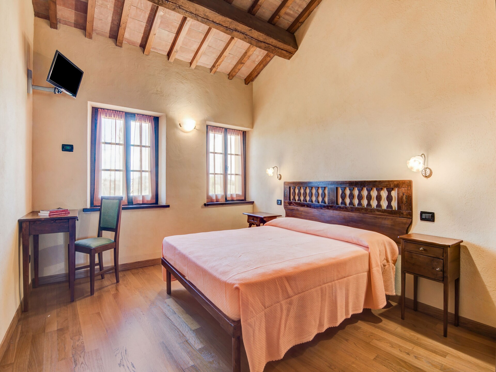 Elegant vakantiehuis met privétuin nabij Urbania, 7 personen - foto 4