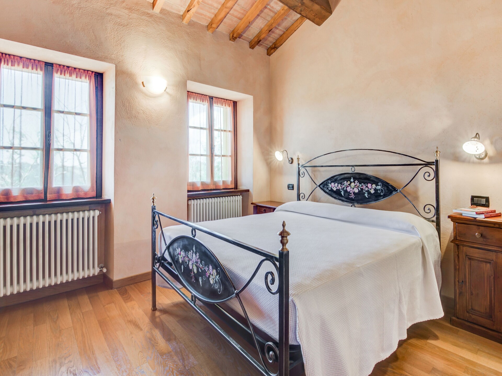 Elegant vakantiehuis met privétuin nabij Urbania, 7 personen - foto 16
