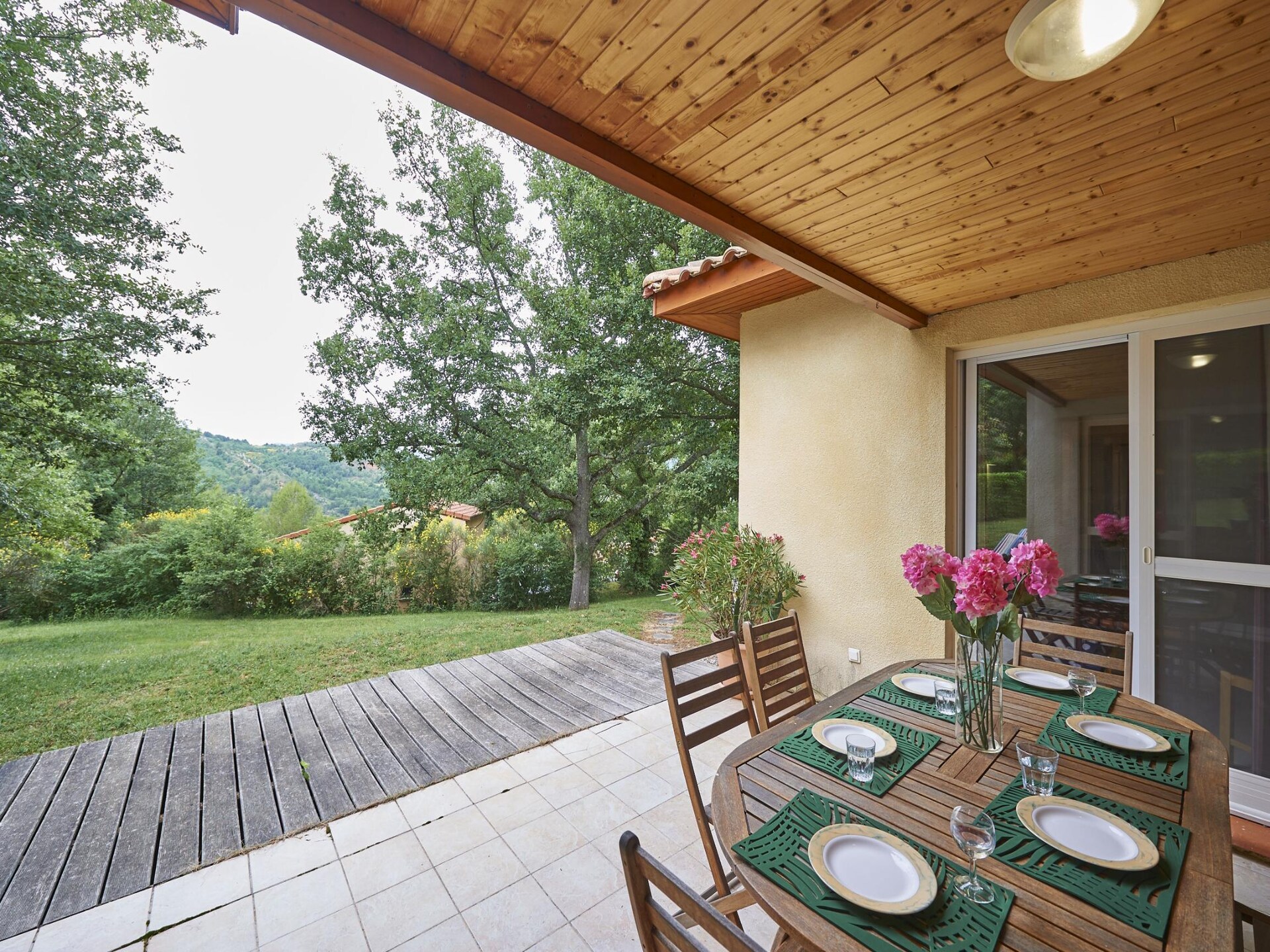 Vrijstaand vakantiehuis voor 7 personen met airco en tuin aan de voet van de Pyreneeën - foto 7