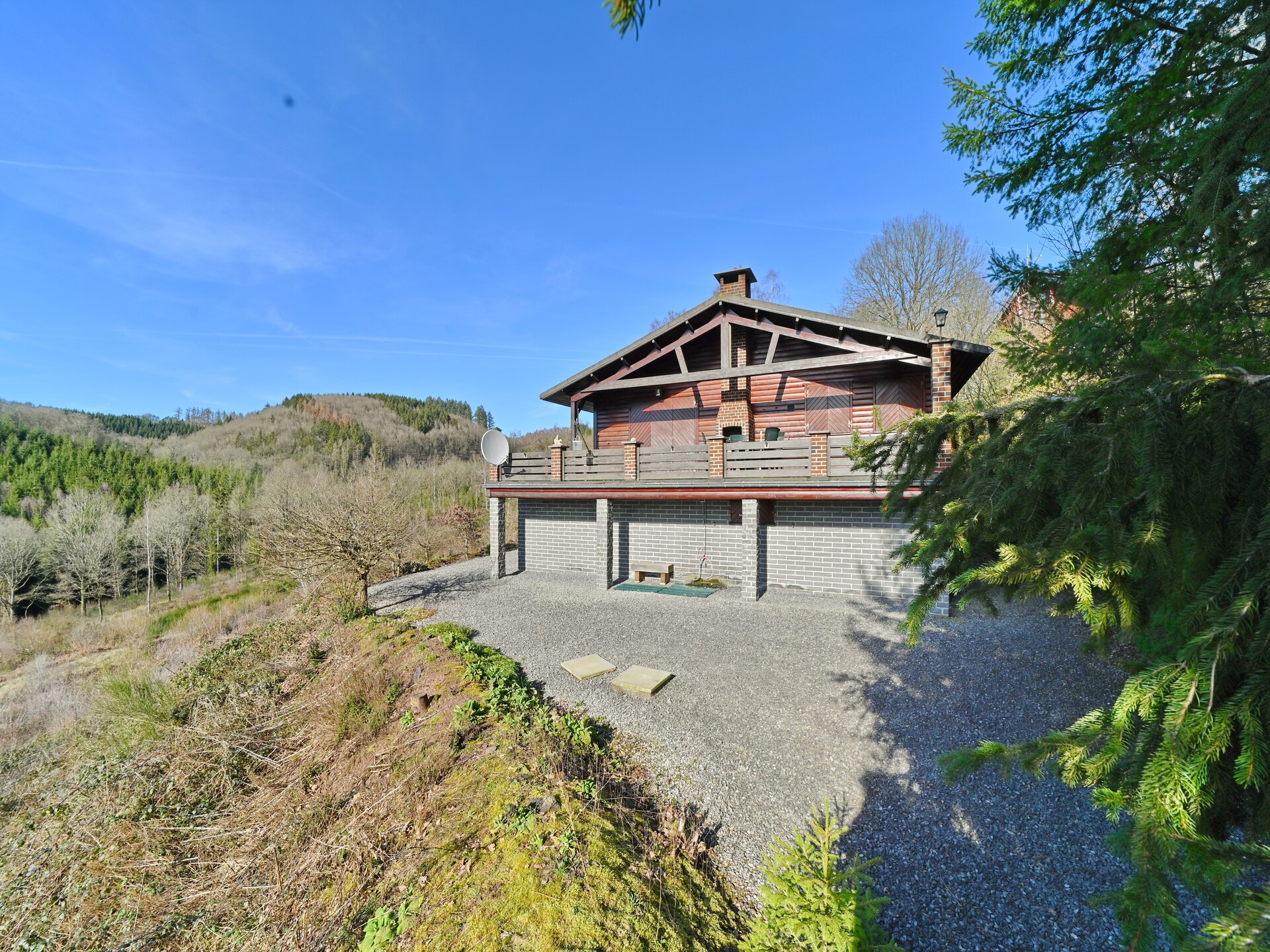 6-persoons chalet met hottub en Ourthe-uitzicht in Beffe - foto 2