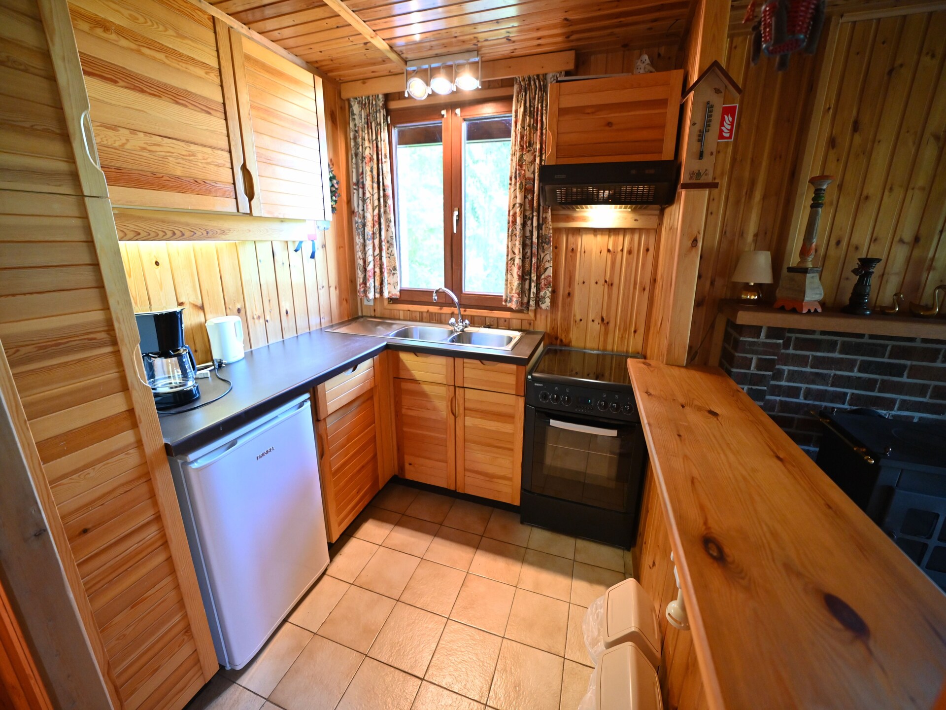 6-persoons chalet met hottub en Ourthe-uitzicht in Beffe - foto 12