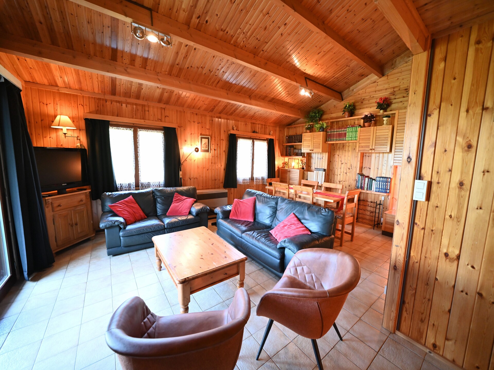 6-persoons chalet met hottub en Ourthe-uitzicht in Beffe - foto 8