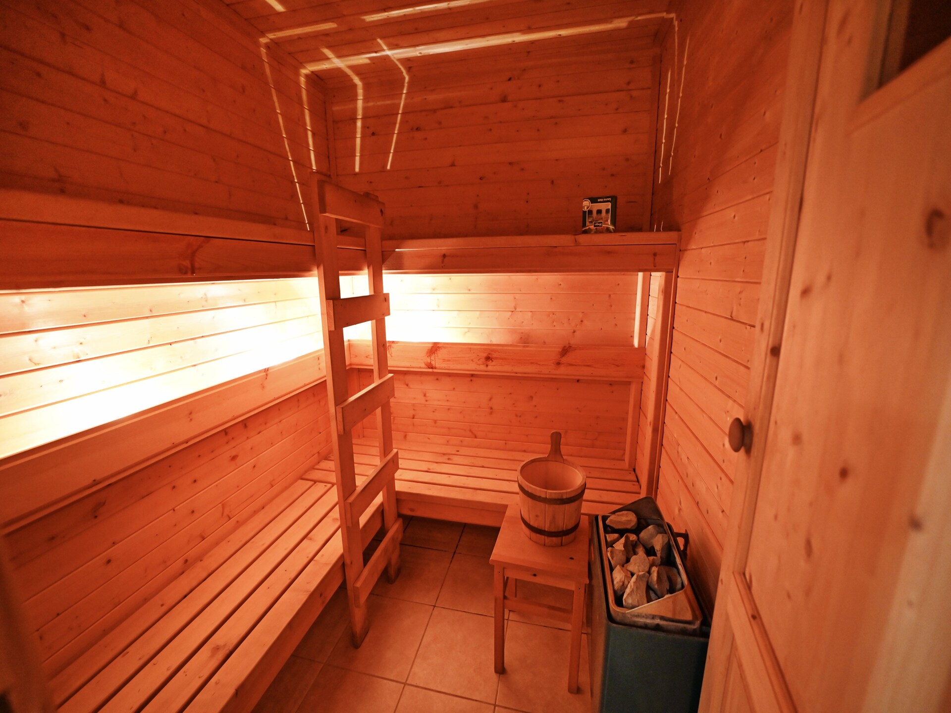8-persoons chalet met sauna en pelletkachel in Biron - foto 12