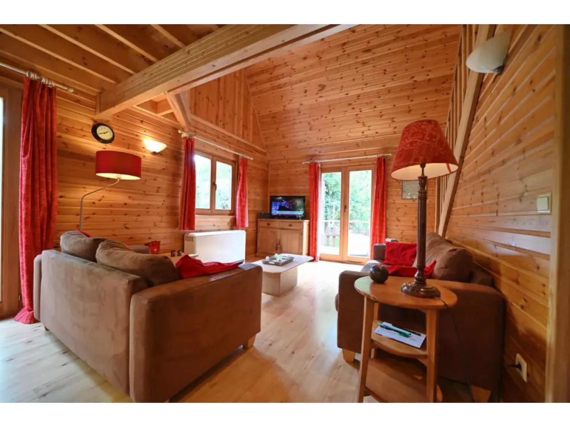 8-persoons chalet met sauna en pelletkachel in Biron - foto 17