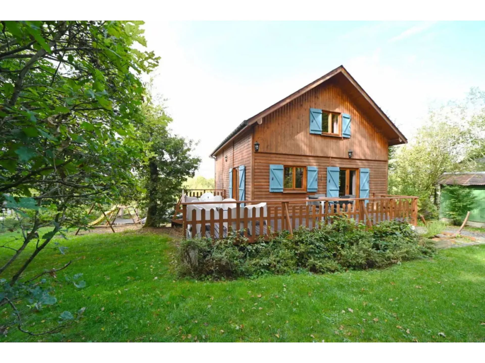 8-persoons chalet met sauna en pelletkachel in Biron - foto 1