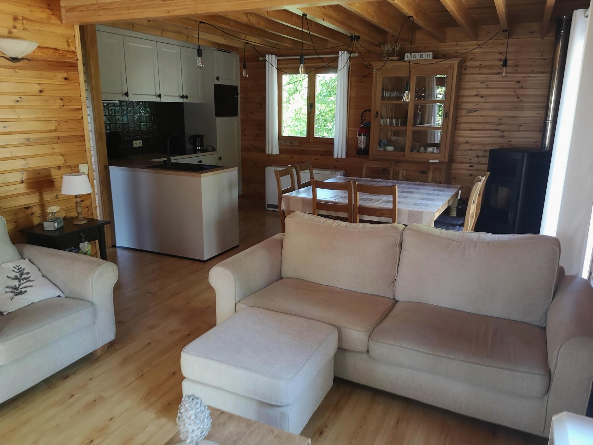 8-persoons chalet met sauna en pelletkachel in Biron - foto 2