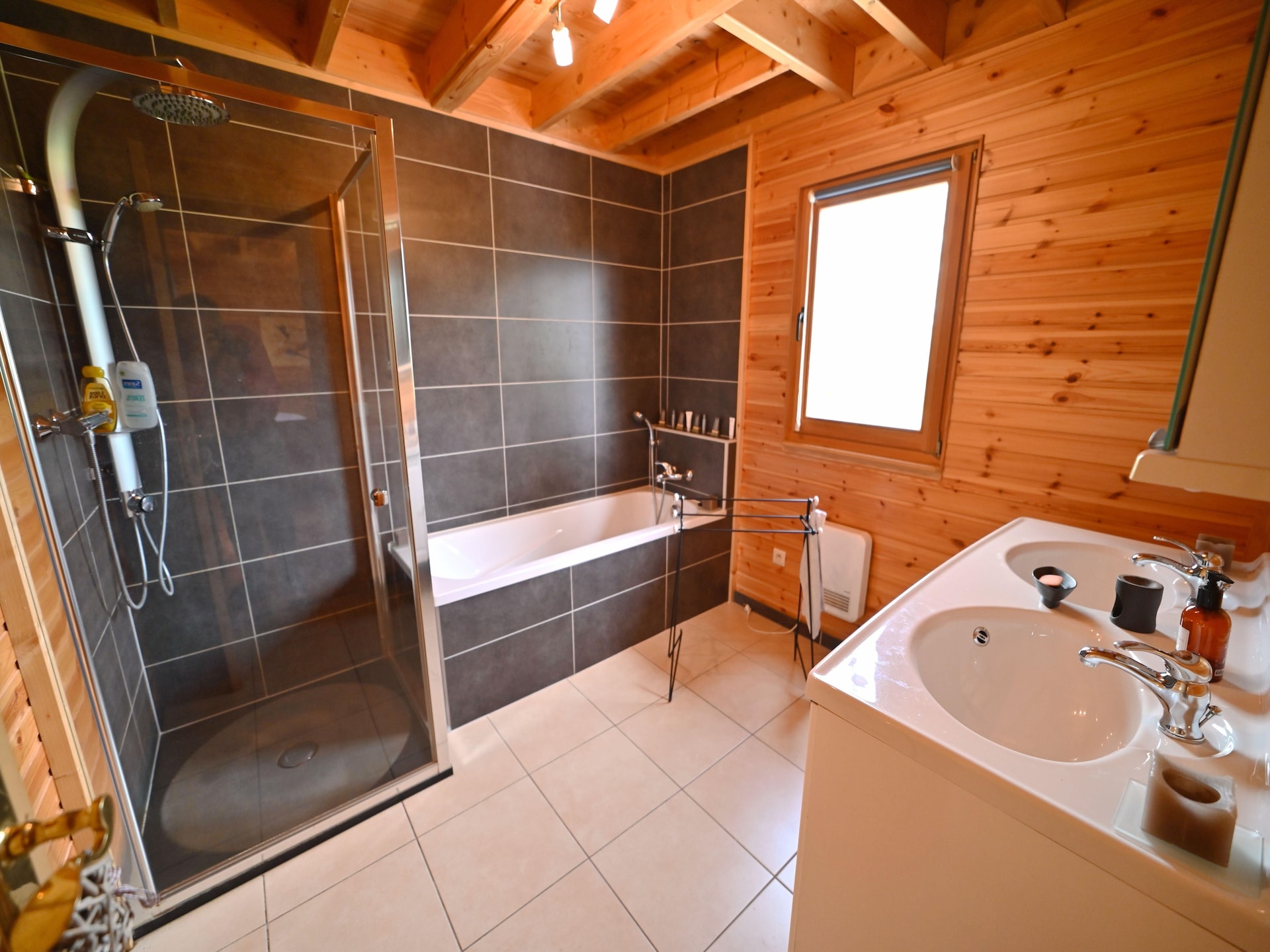 8-persoons chalet met sauna en pelletkachel in Biron - foto 34