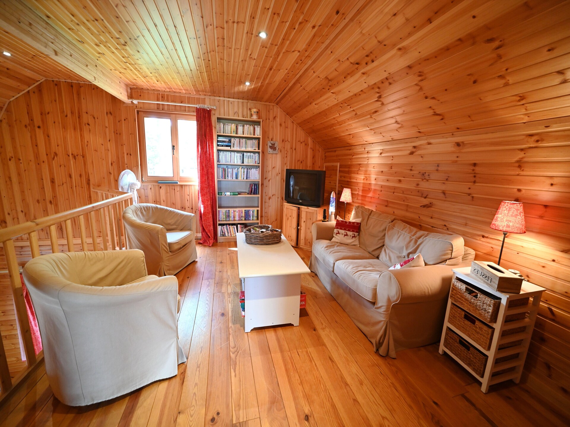 8-persoons chalet met sauna en pelletkachel in Biron - foto 36
