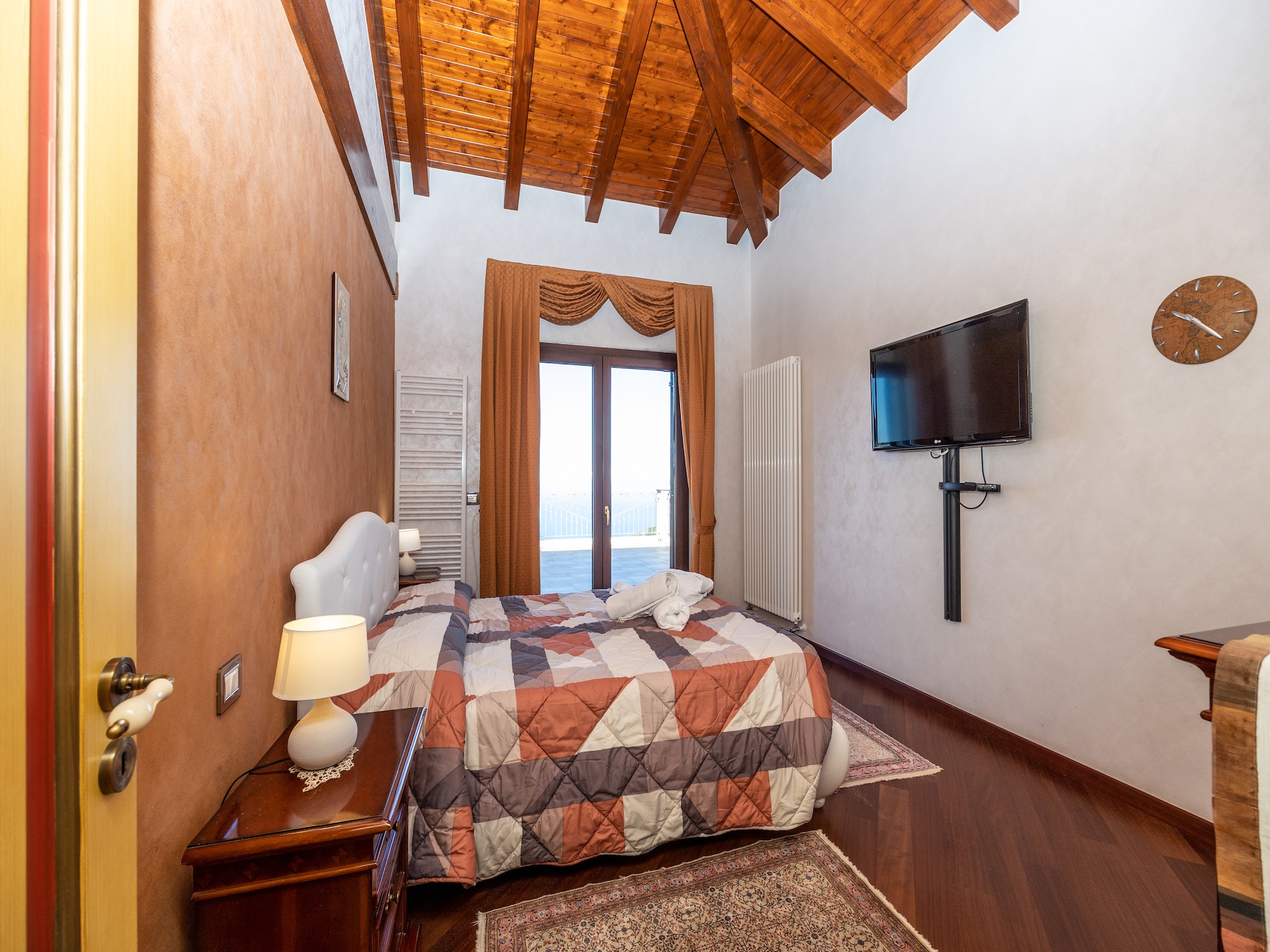 Ruime villa met panoramisch uitzicht, privézwembad en bubbelbad bij Gioiosa Marea - foto 16