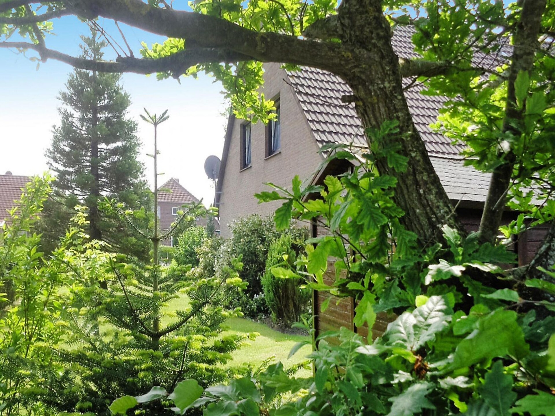Zonovergoten vakantiehuis met grote tuin, vlakbij strand Neßmersiel - foto 14