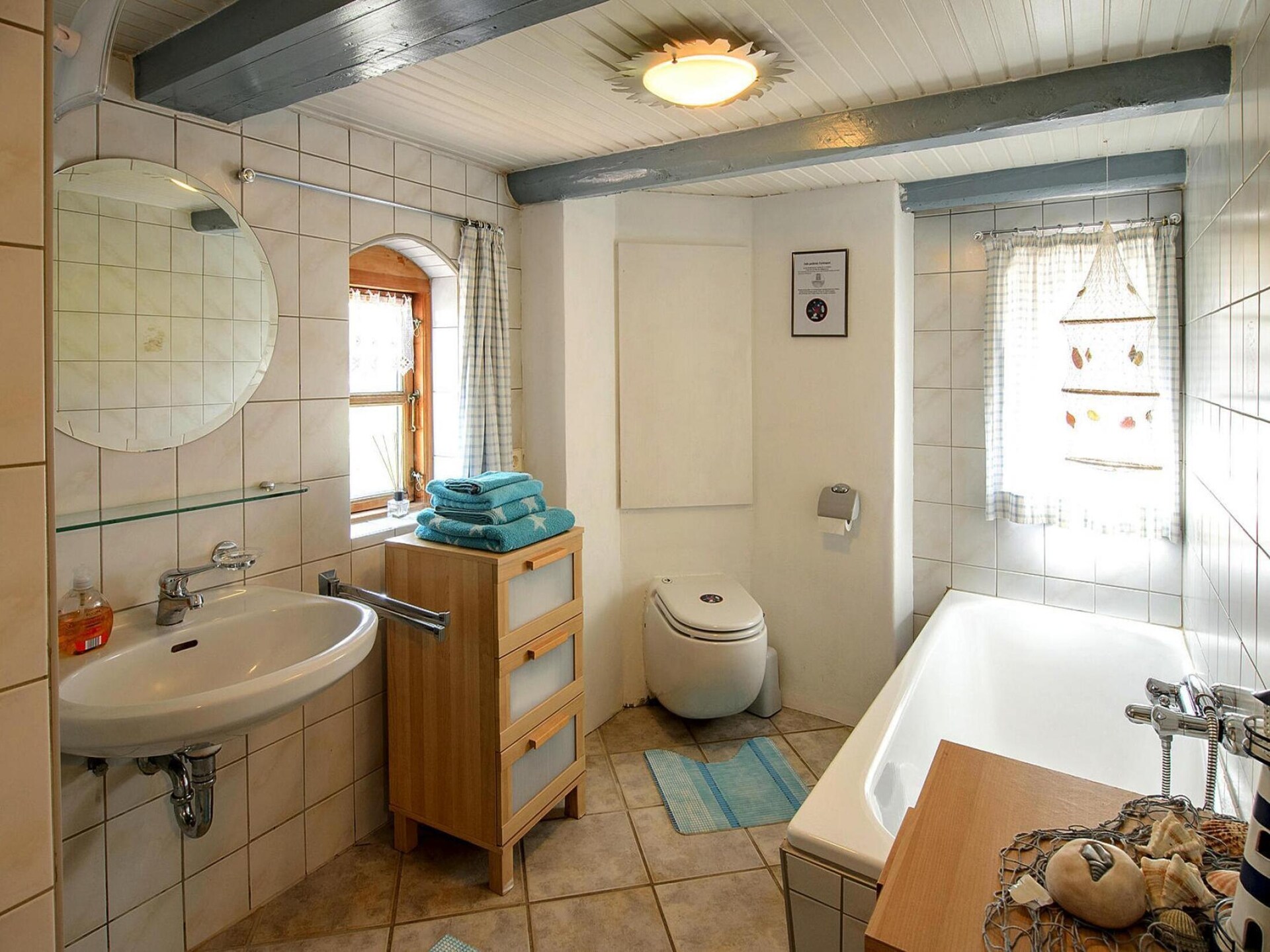 Fries rietgedekt huis nabij Husum met zonneterras - foto 14