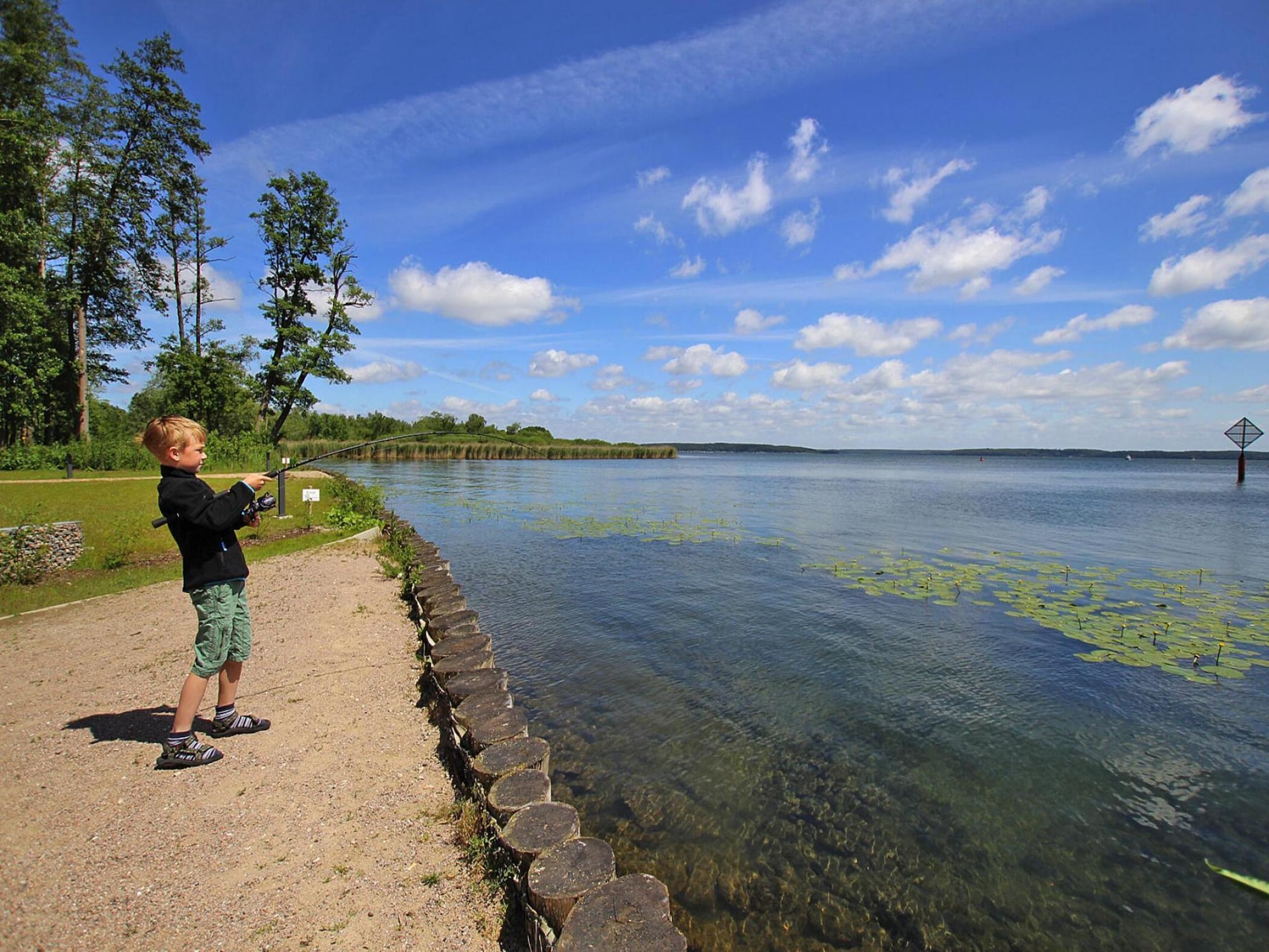 8-persoons vakantiehuis in Plau am See op 350 m van het strand - foto 19