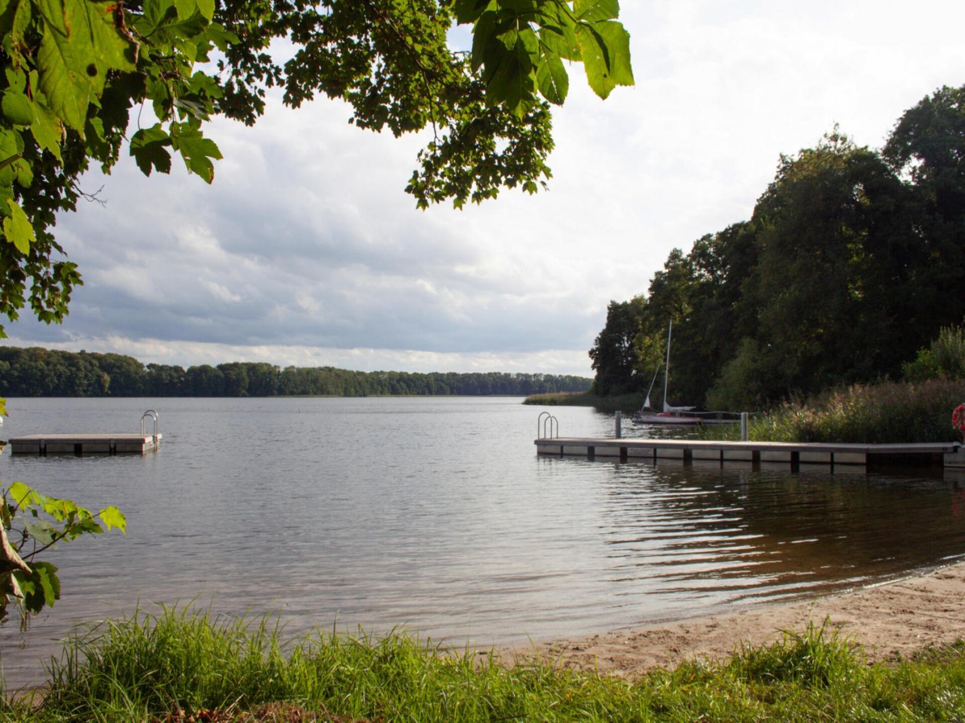 Lichte bungalow met tuin en houtkachel op 300 meter van de Dobbertinsee - foto 20