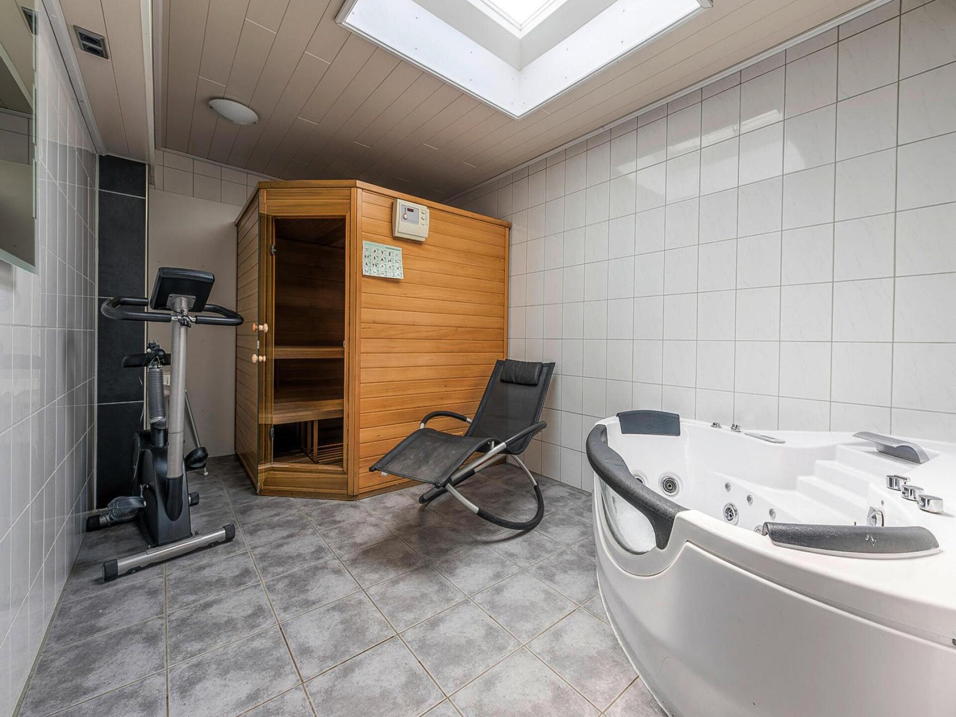 Op 300 m van zee: Rustgevend vakantiehuis in centrum Friedrichskoog-Spitze - foto 18