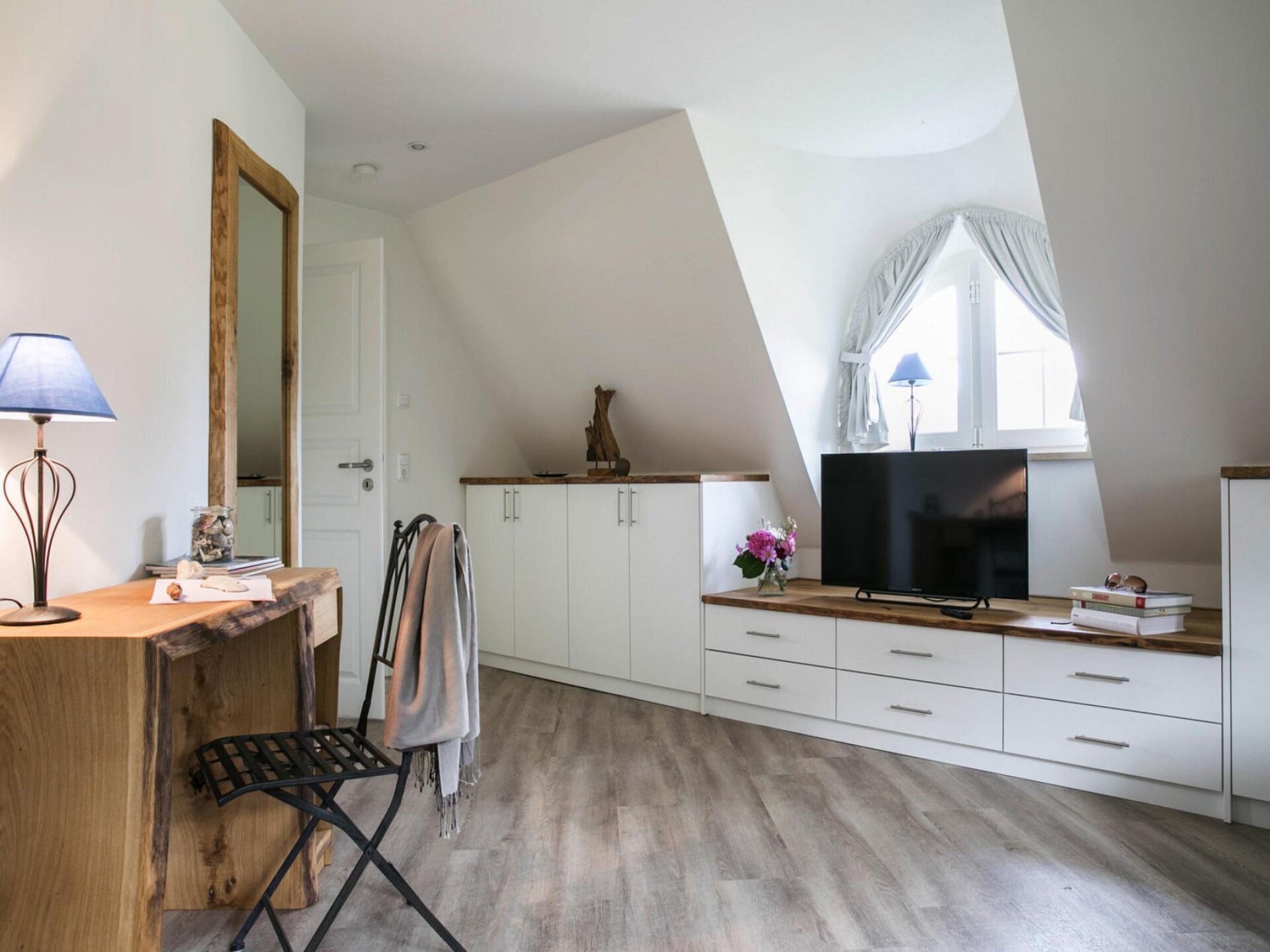 Rietgedekt vakantiehuis aan de lagune met sauna, 100 meter van het water - foto 16