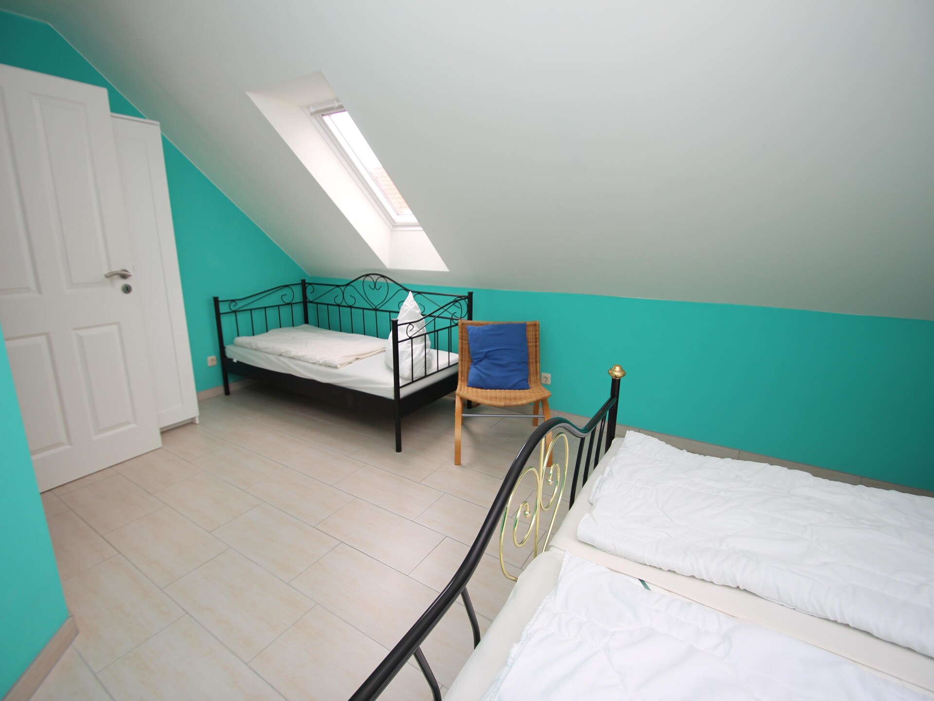 Ruim appartement aan het meer, vlakbij de Noordzee in Westerholt - foto 11