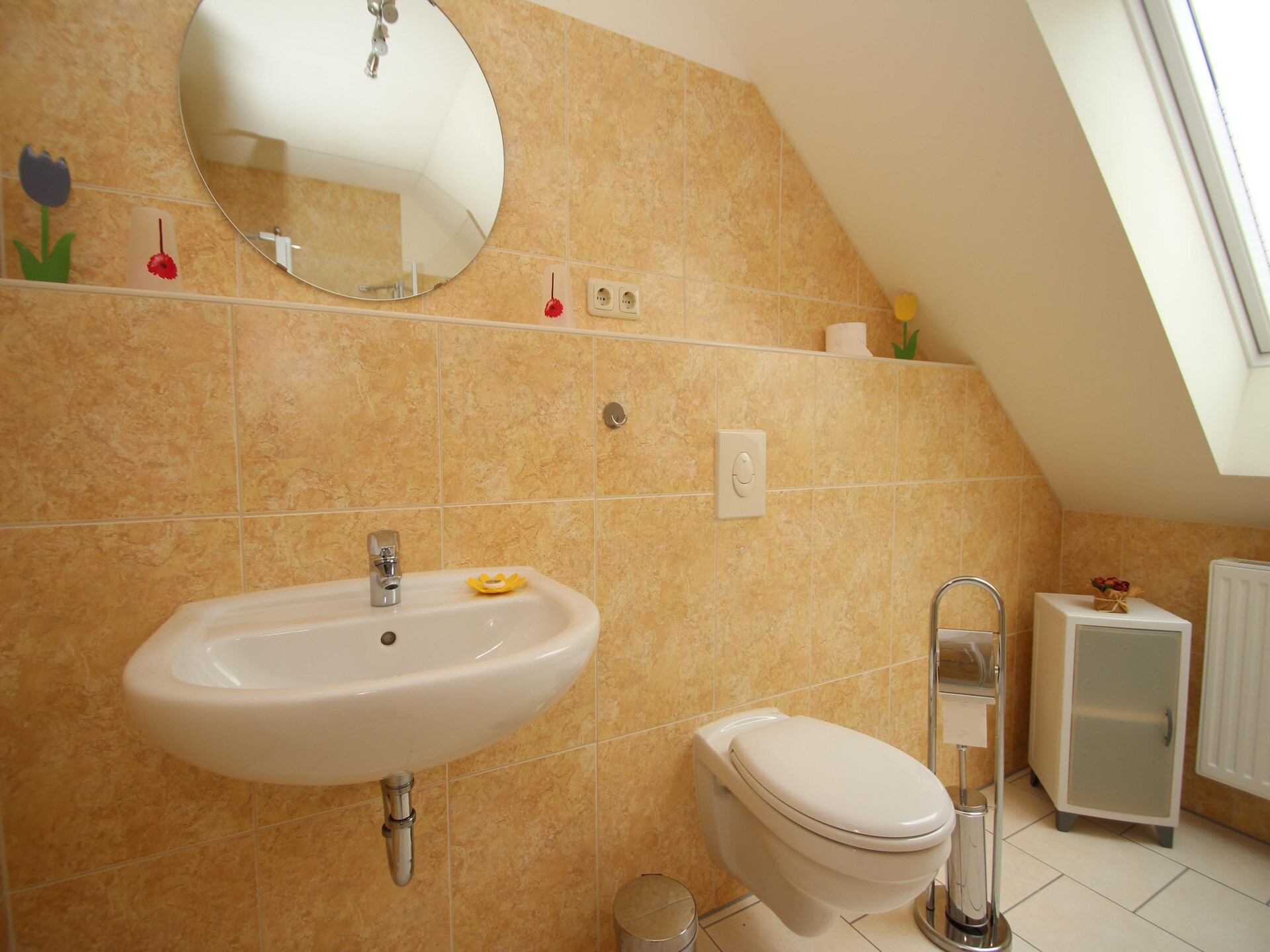 Ruim appartement aan het meer, vlakbij de Noordzee in Westerholt - foto 18