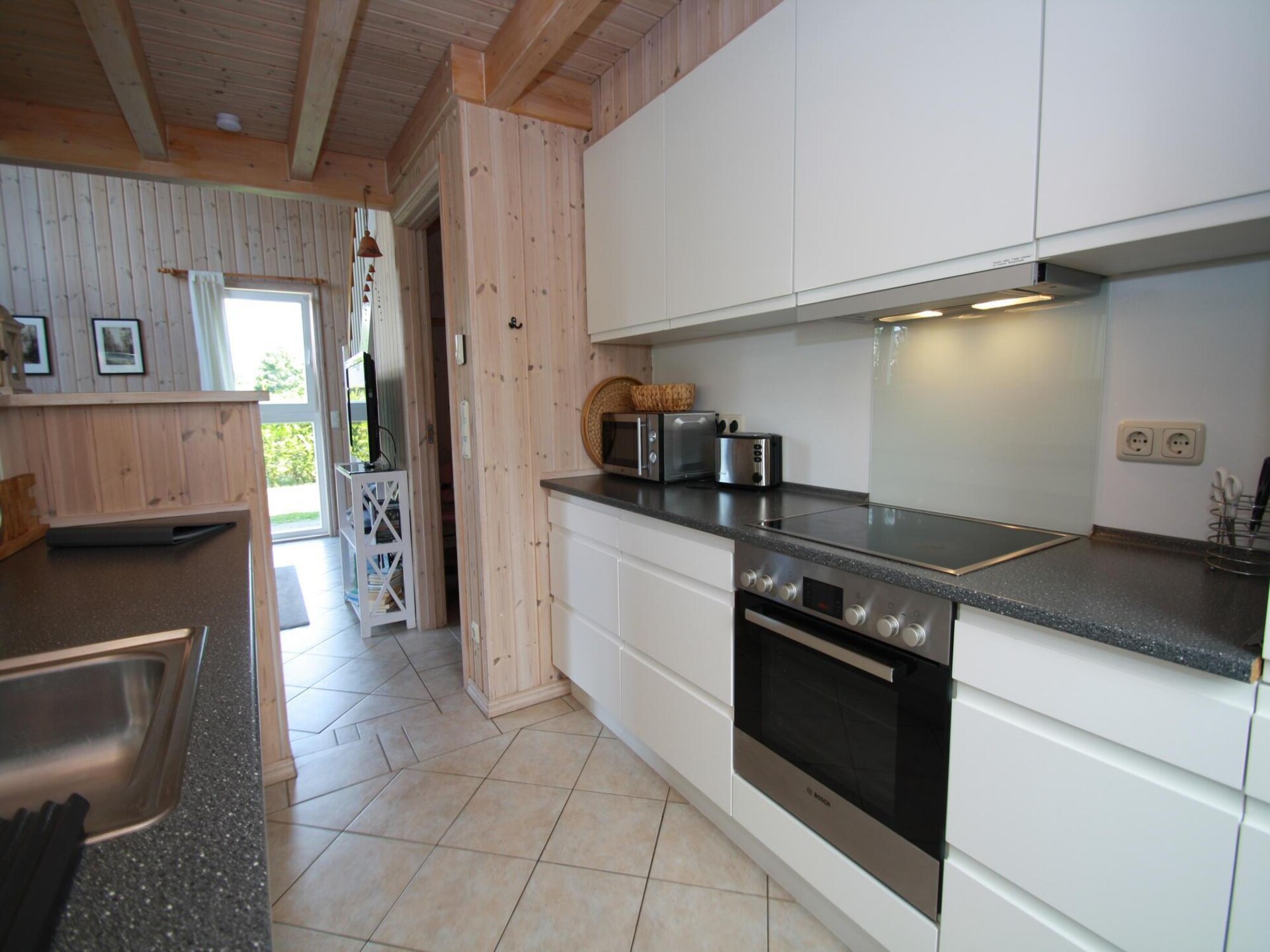 Ruim vakantiehuis met sauna en whirlpool direct aan het Dümmermeer - foto 11