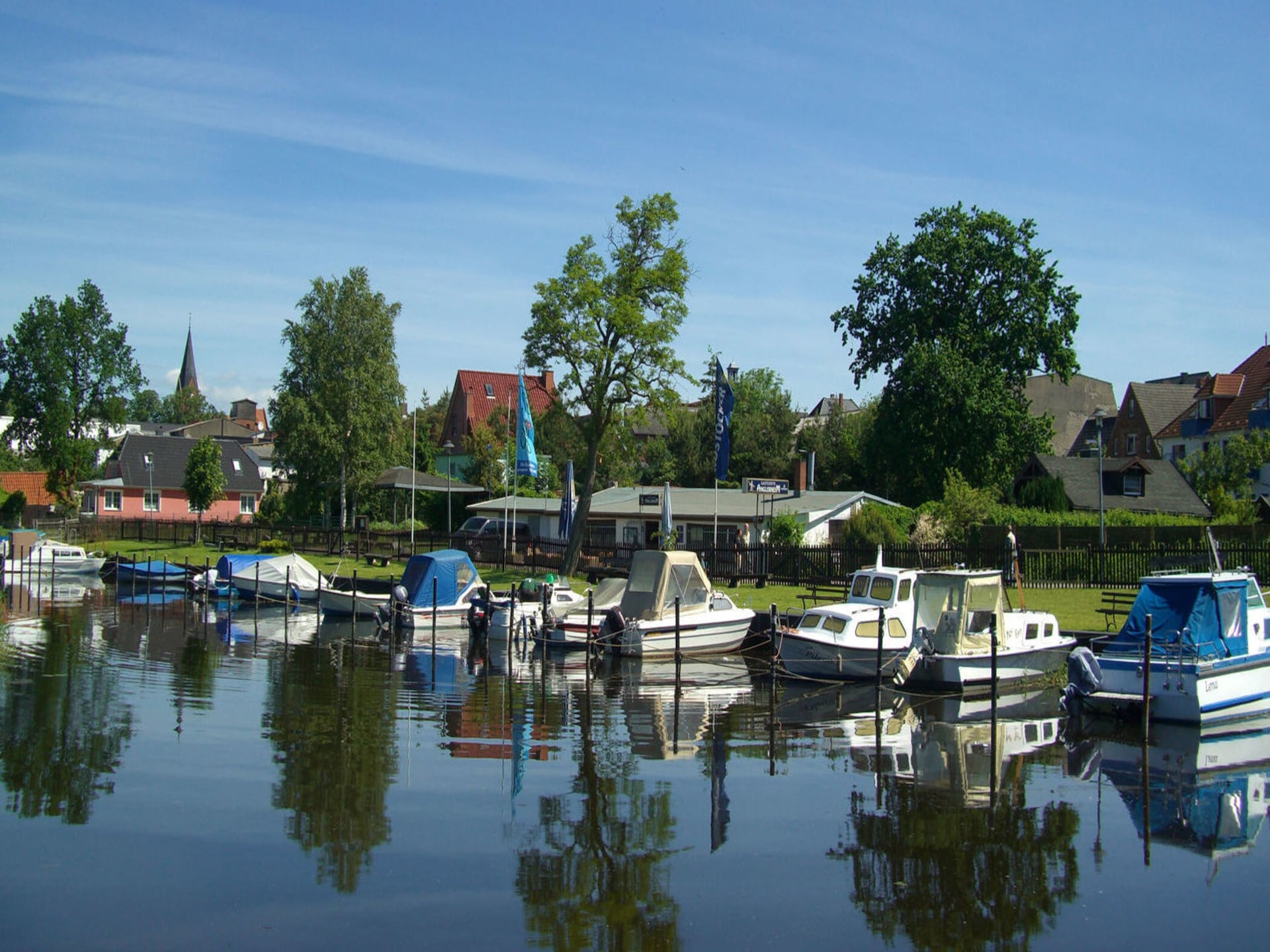 4-persoons woonboot aan het meer in Ribnitz-Damgarten - foto 14