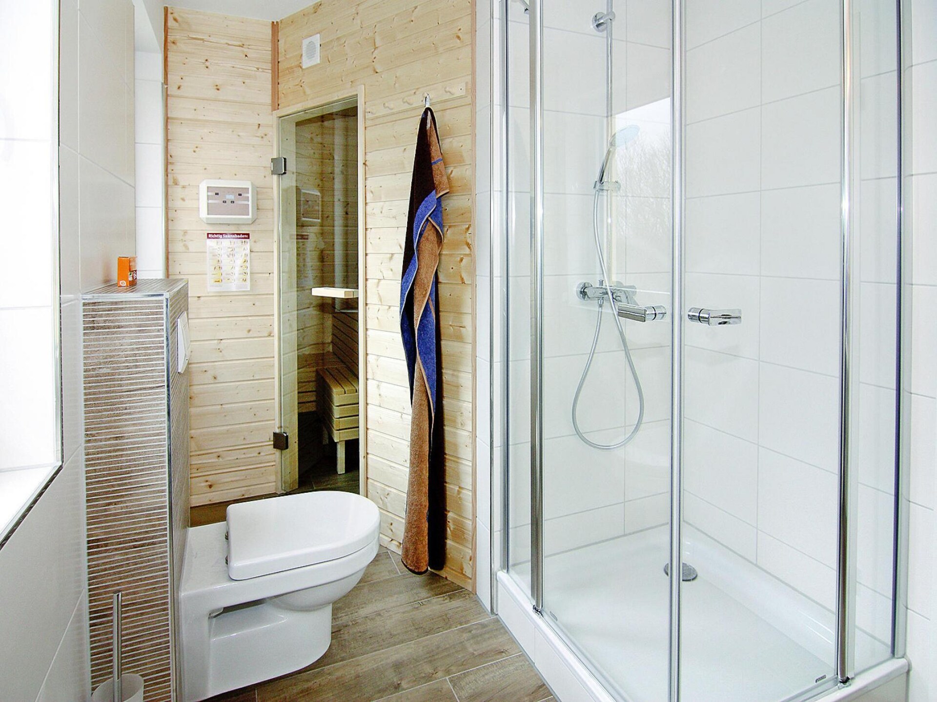 Rietgedekte twee-onder-een-kapwoning met sauna, open haard & omheinde tuin op 450m van het meer - foto 10