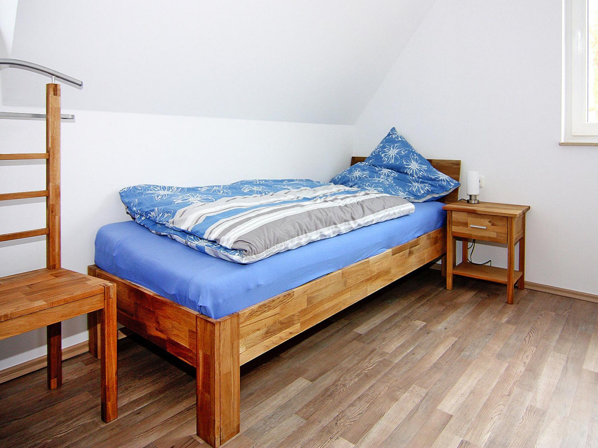Rietgedekte twee-onder-een-kapwoning met sauna, open haard & omheinde tuin op 450m van het meer - foto 9