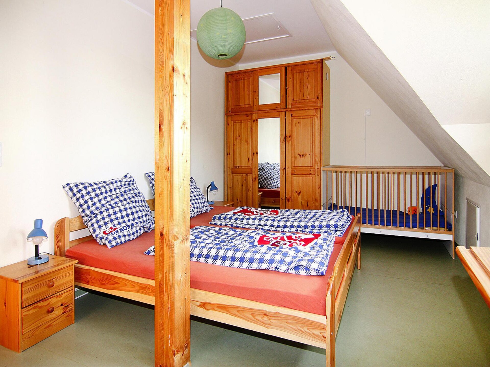 Rietgedekt vakantiehuis met sauna en open haard in Vieregge, Rügen - foto 9